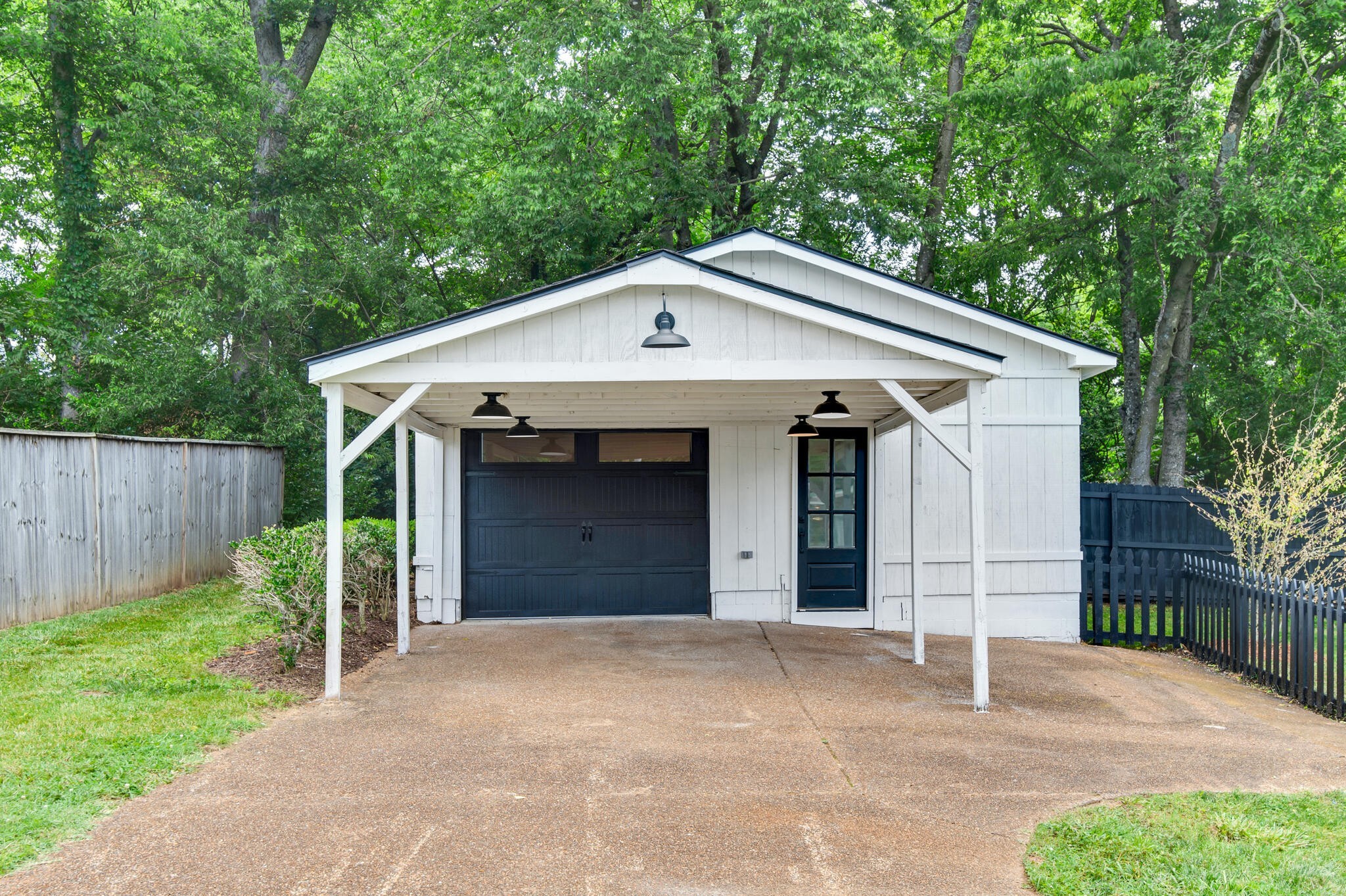 102 Dabney Dr