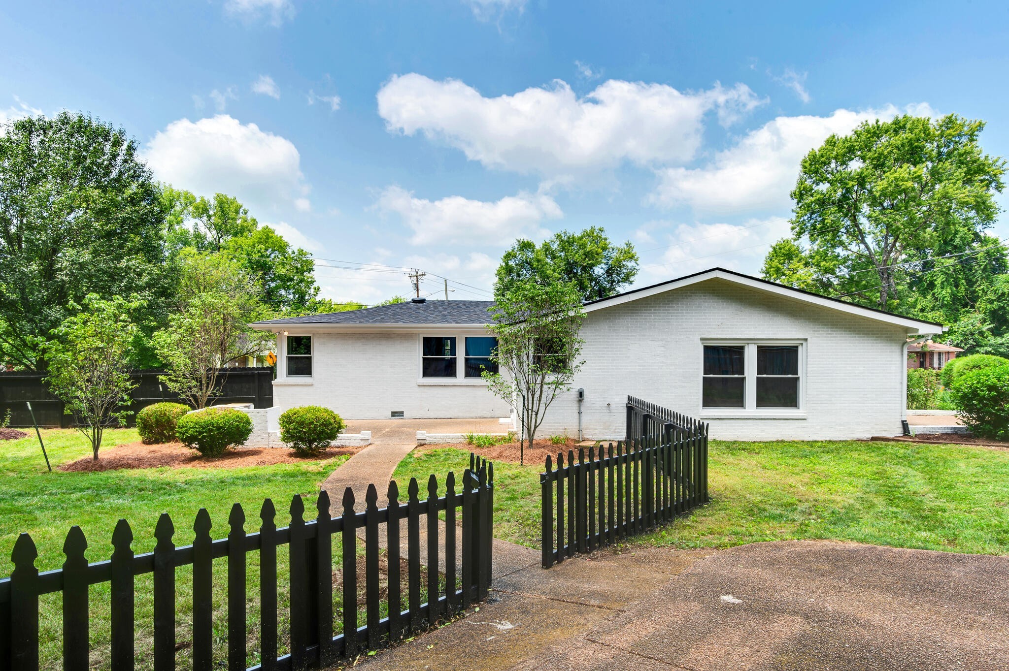 102 Dabney Dr