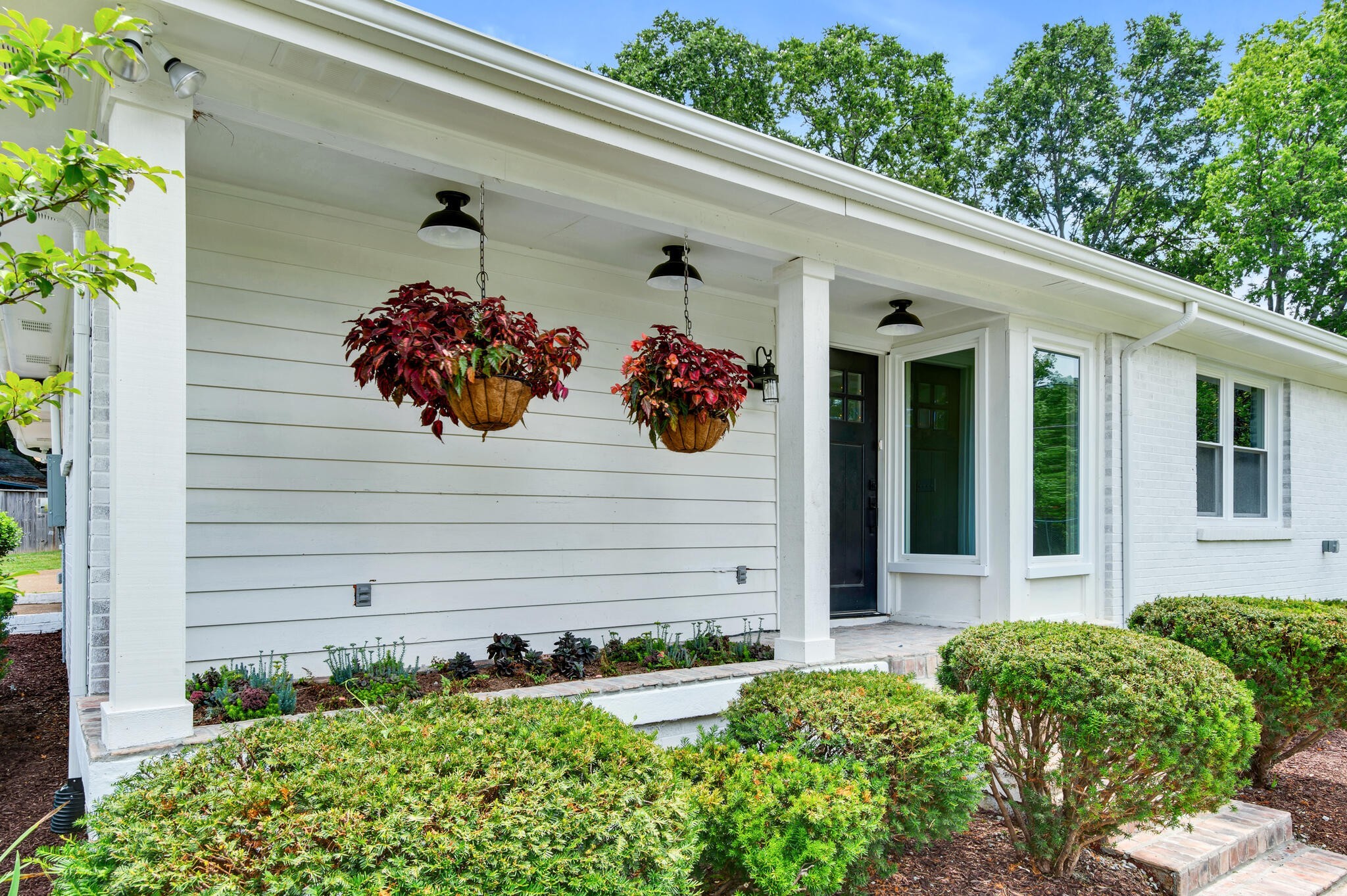 102 Dabney Dr