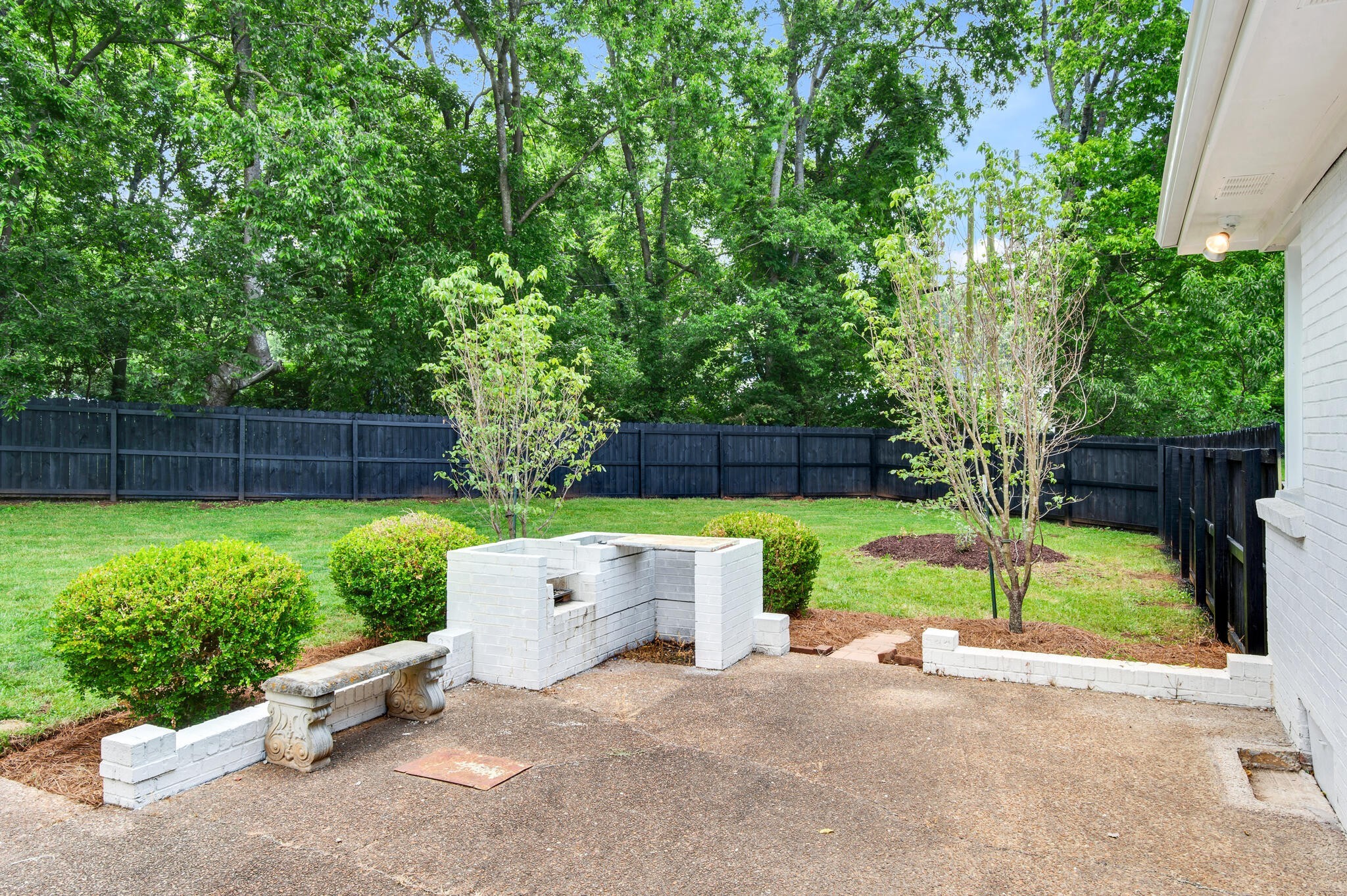 102 Dabney Dr
