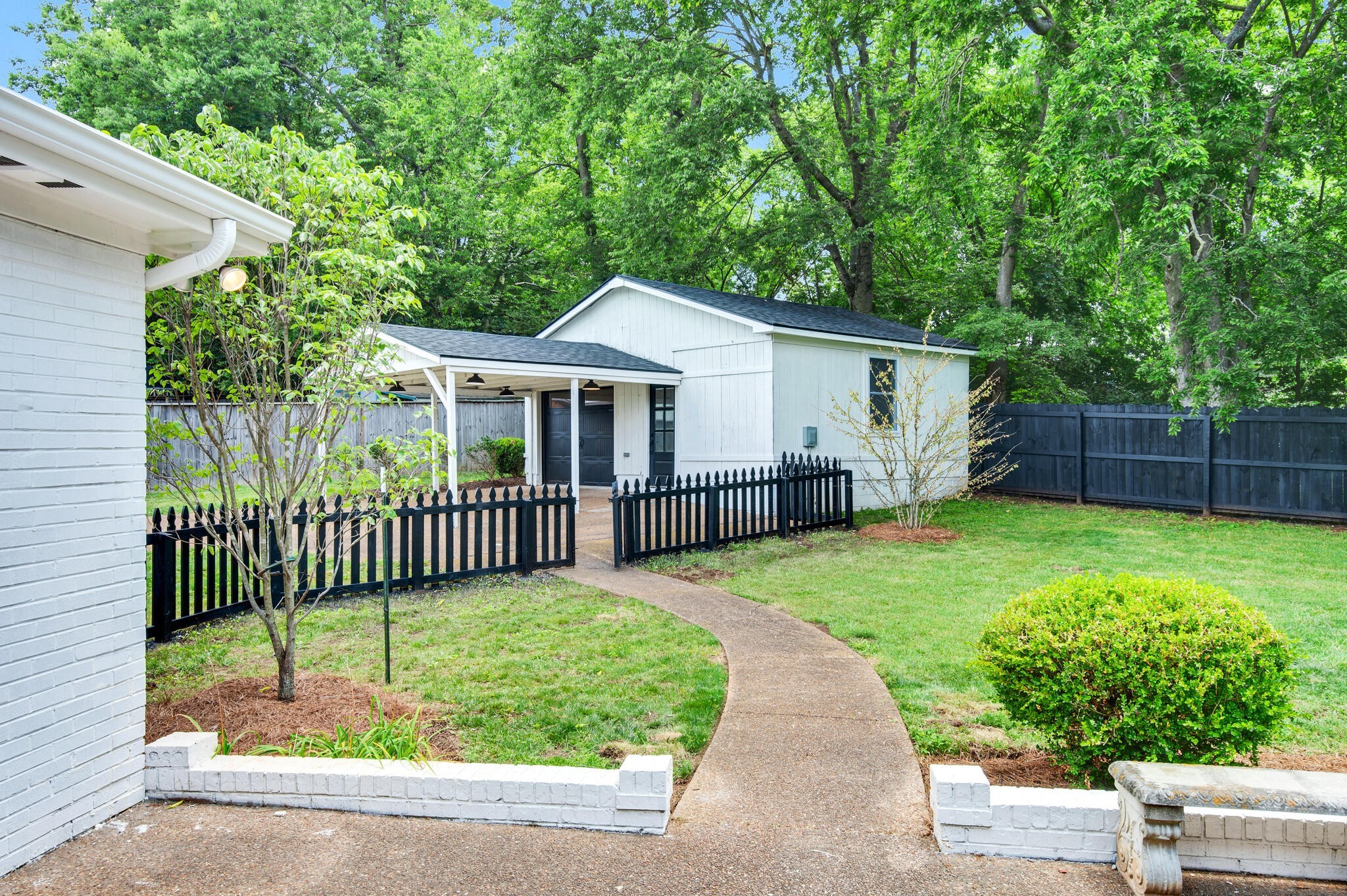 102 Dabney Dr