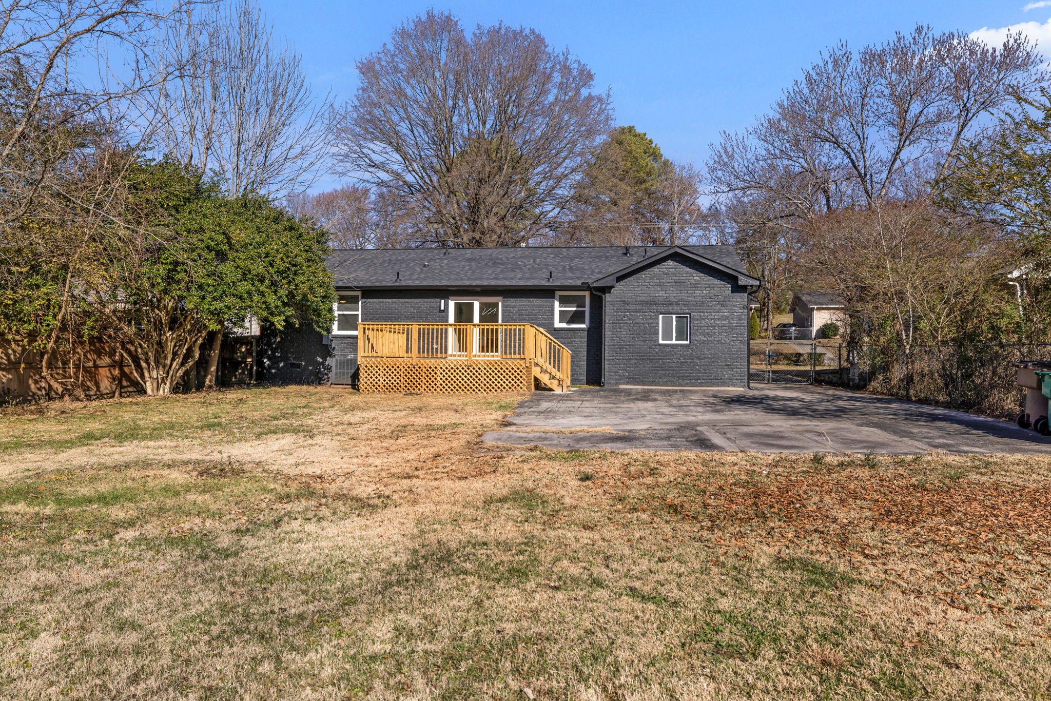 667 Huntington Pkwy