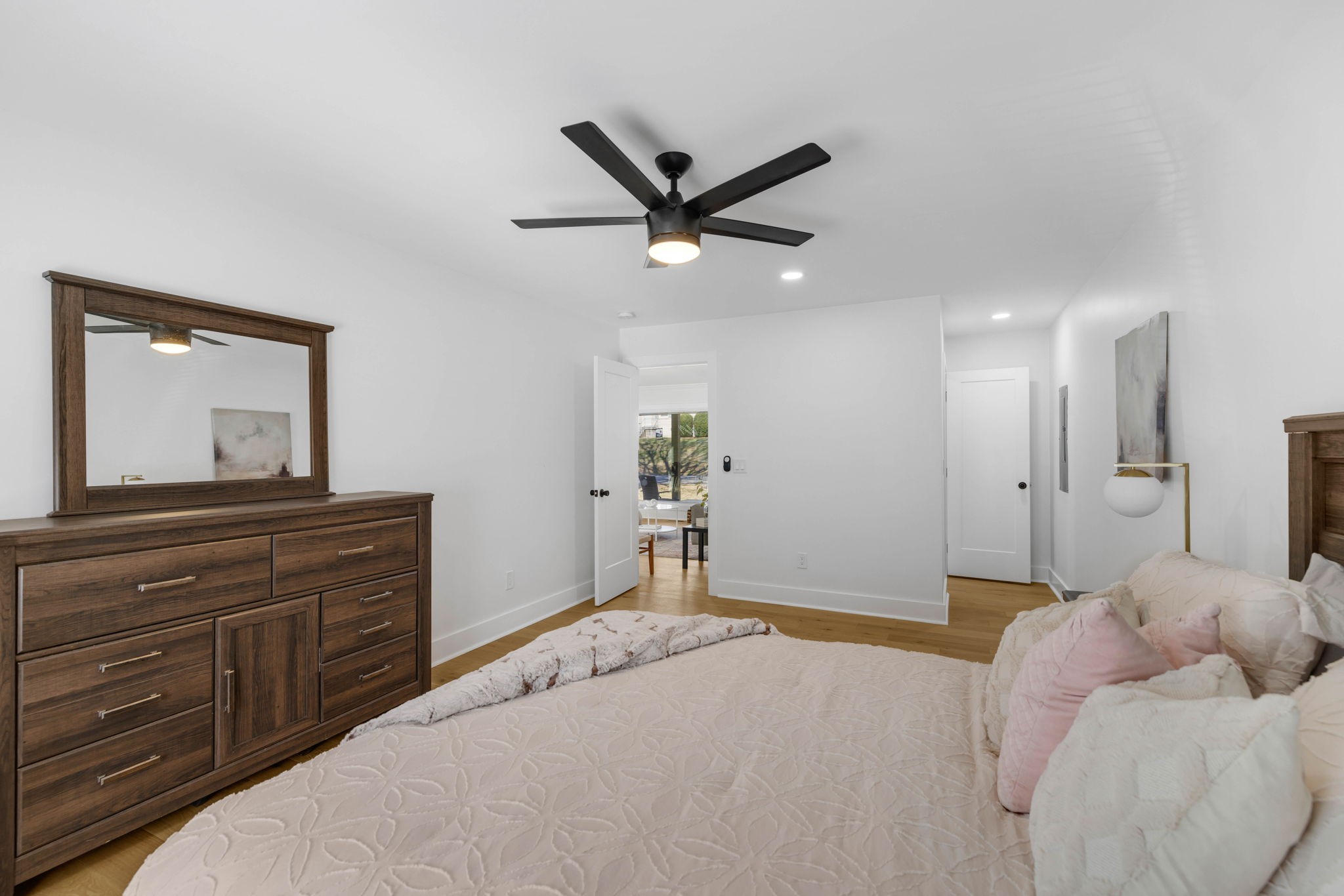 667 Huntington Pkwy
