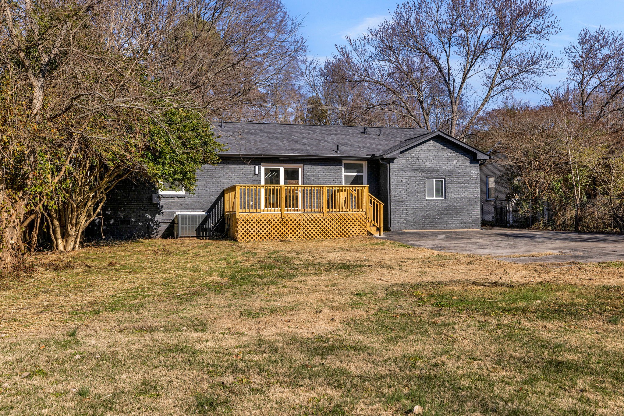 667 Huntington Pkwy
