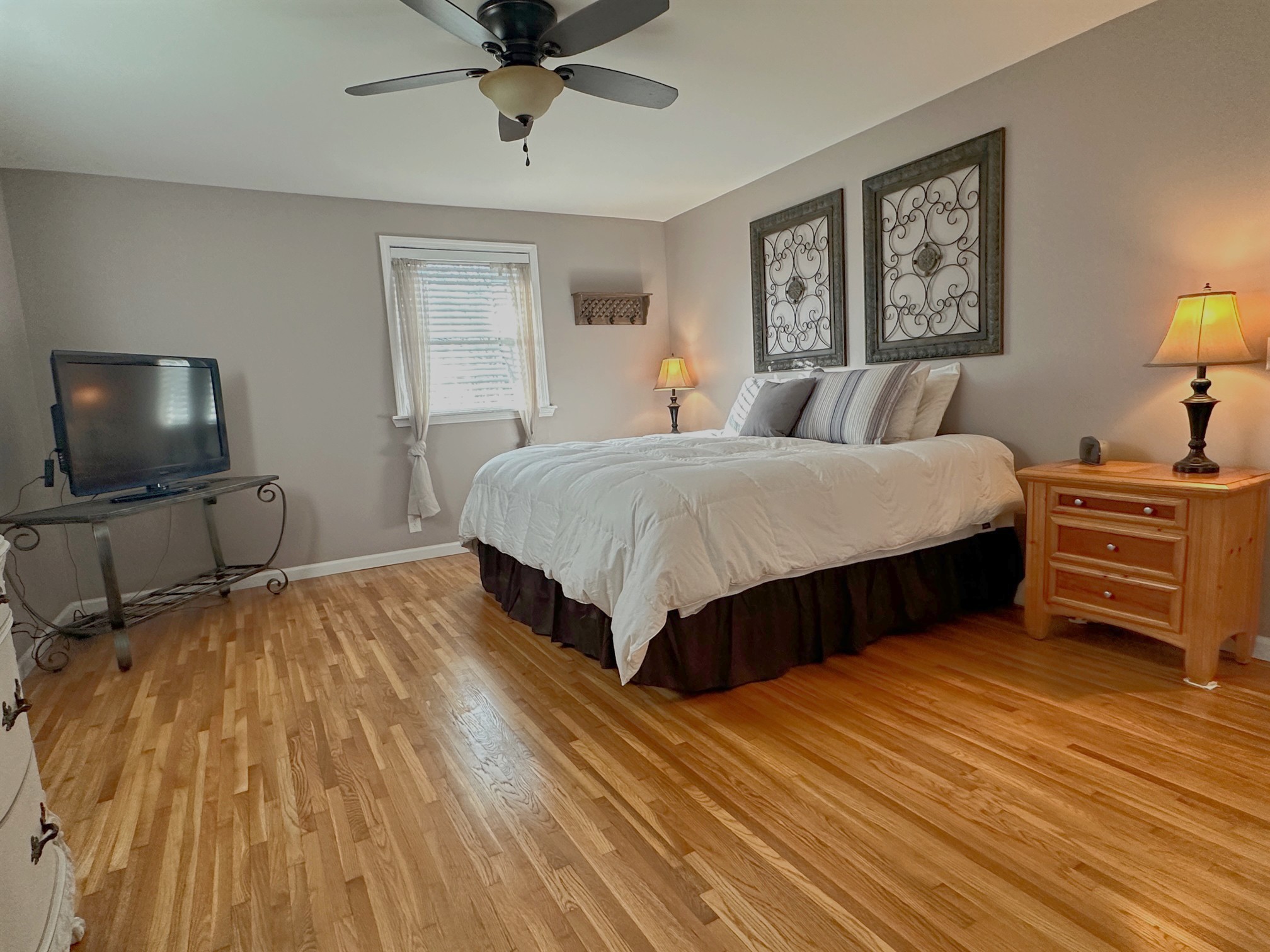 303 Raintree Dr