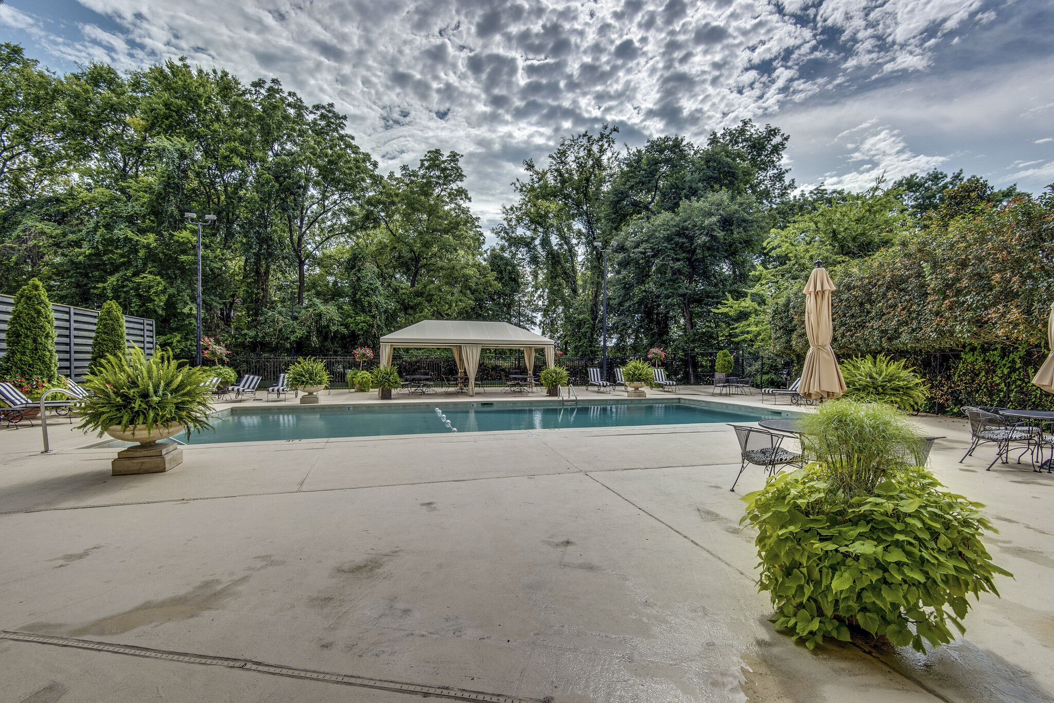 4215 Harding Pike Unit: 102