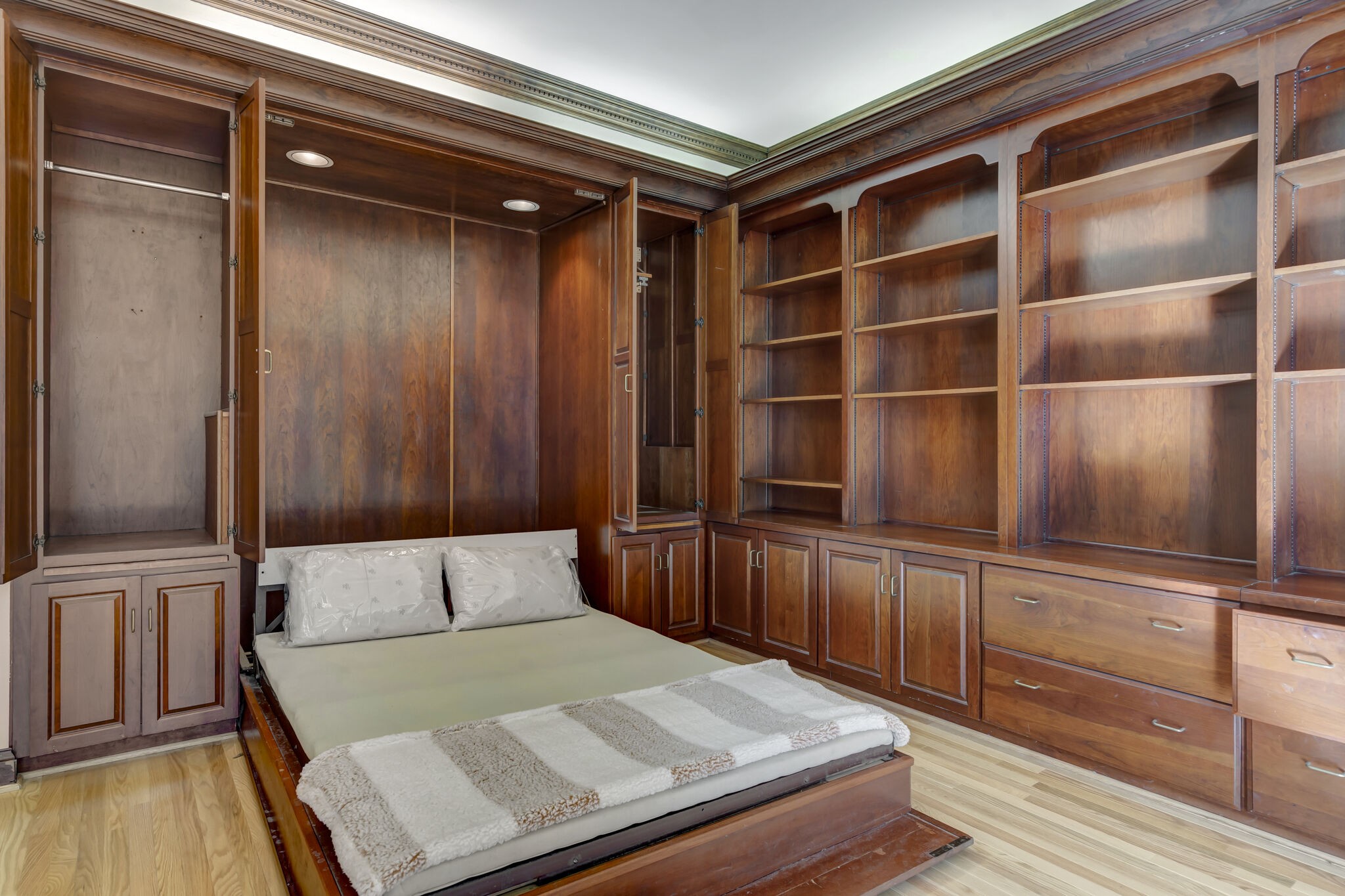 4215 Harding Pike Unit: 102