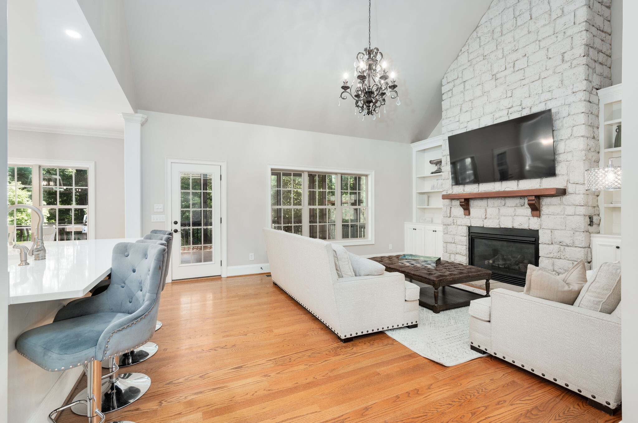 1034 Walnut Bend Ln