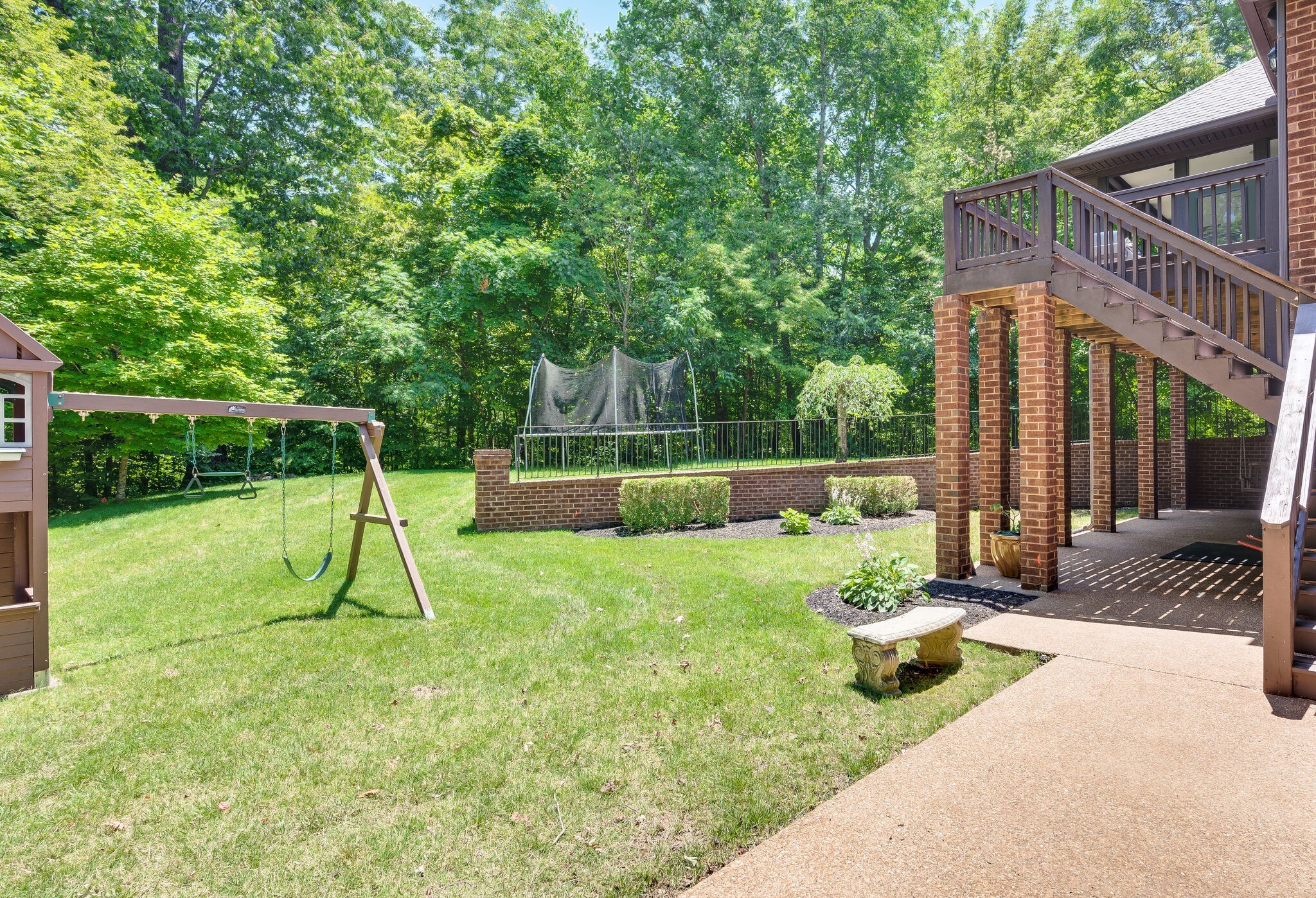 1034 Walnut Bend Ln