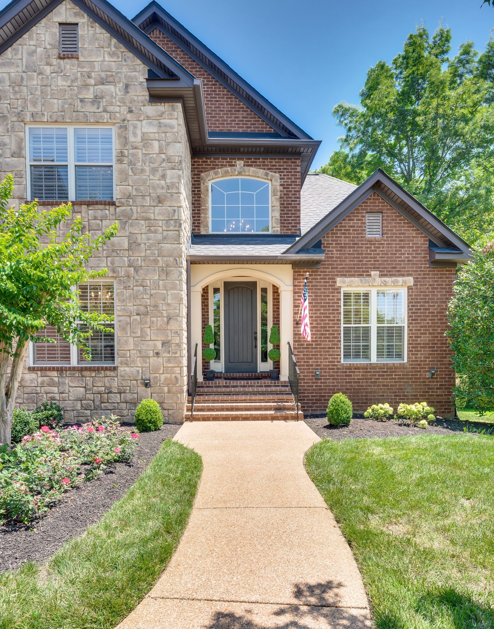 1034 Walnut Bend Ln