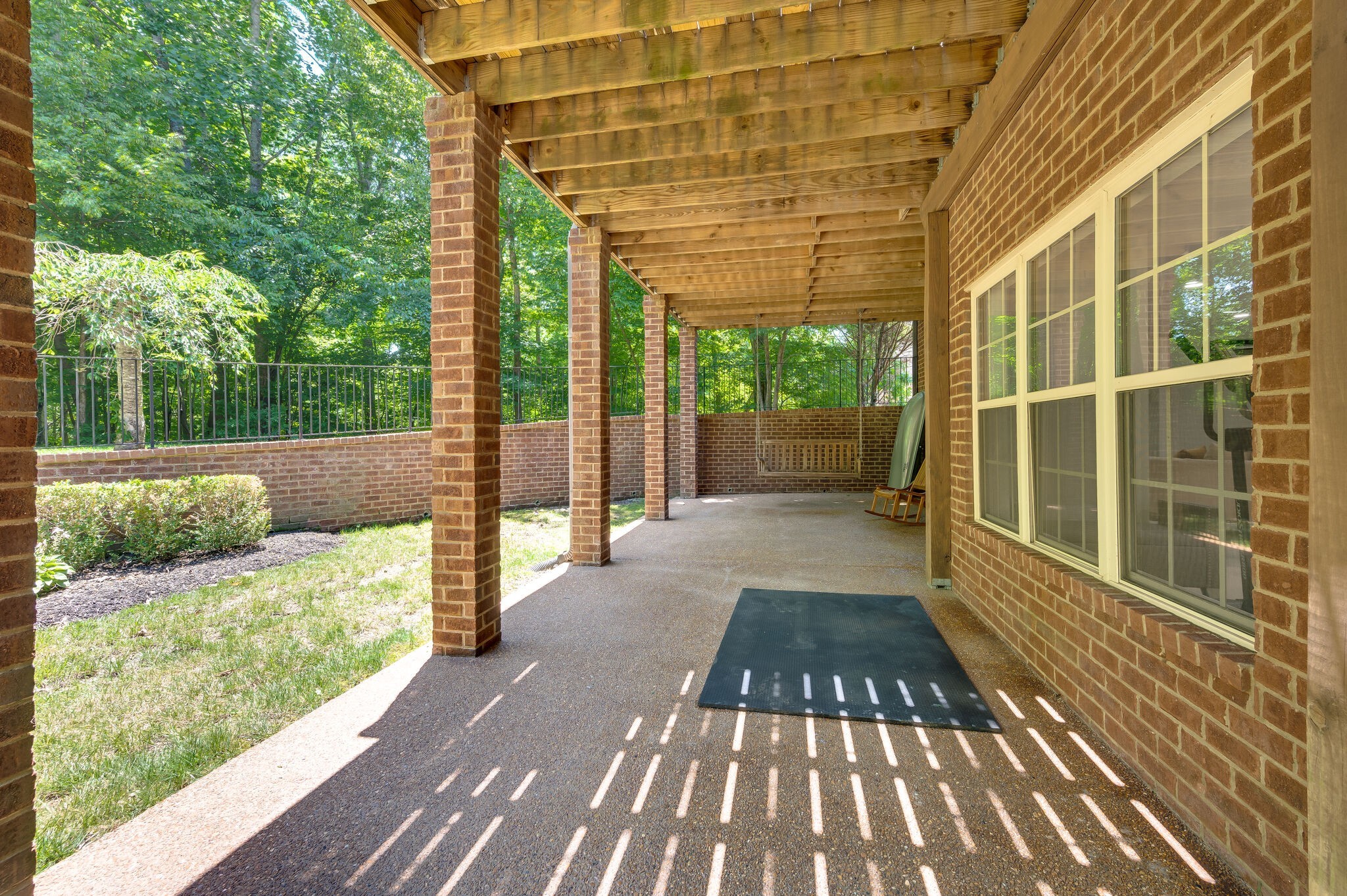 1034 Walnut Bend Ln