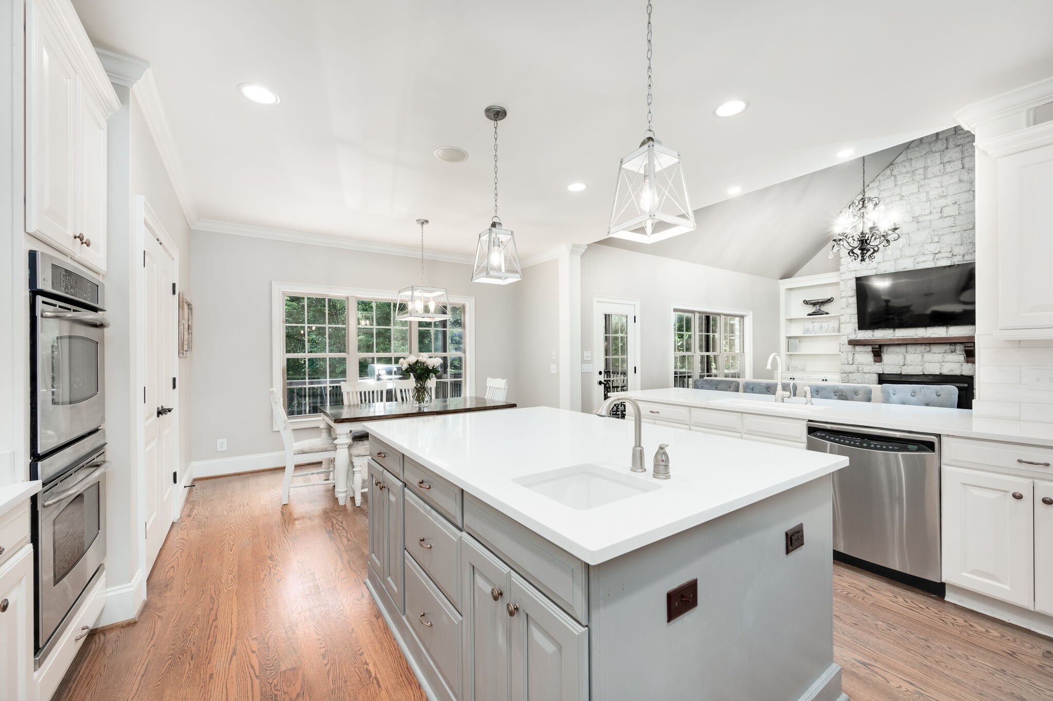 1034 Walnut Bend Ln