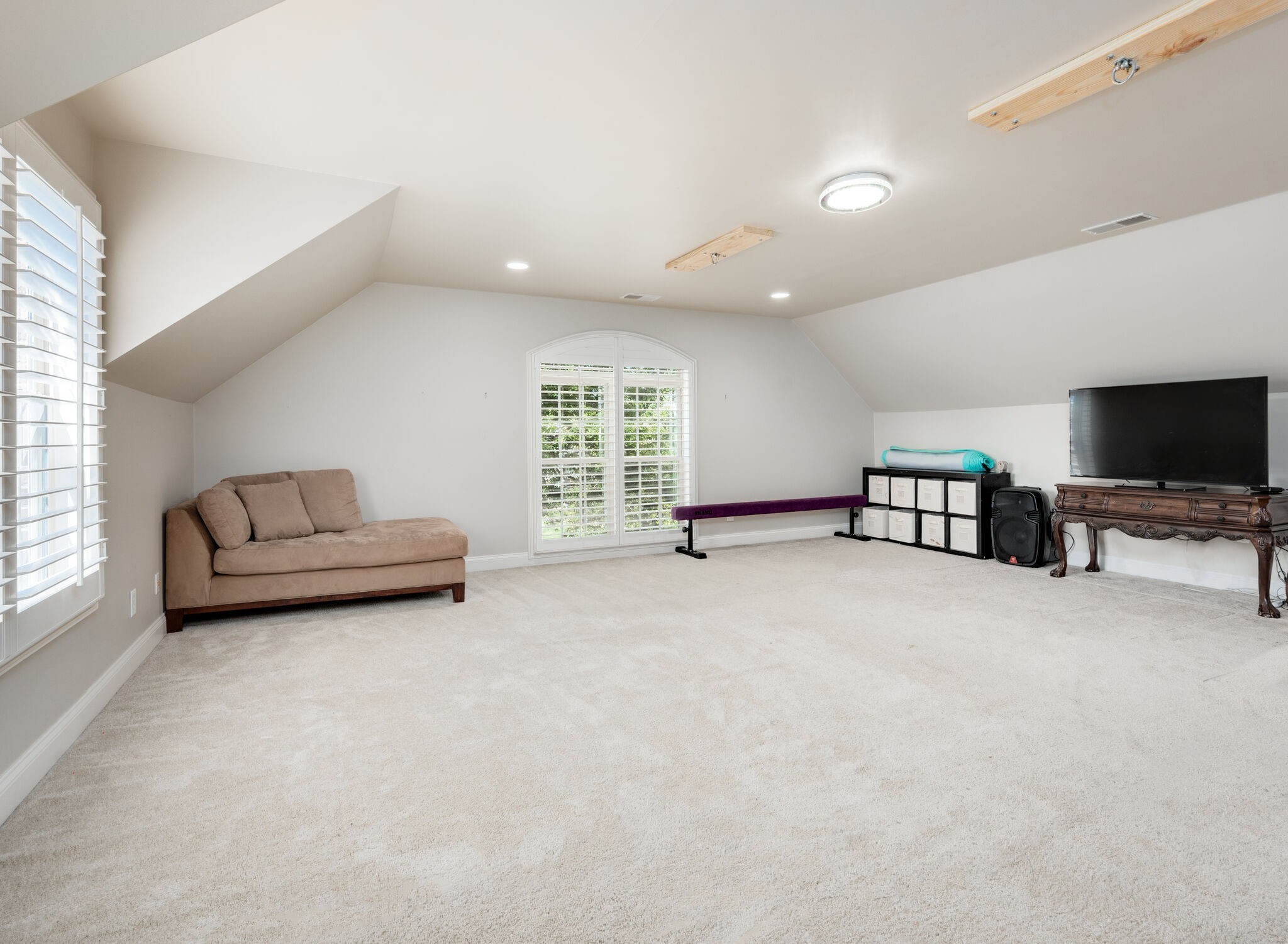 1034 Walnut Bend Ln