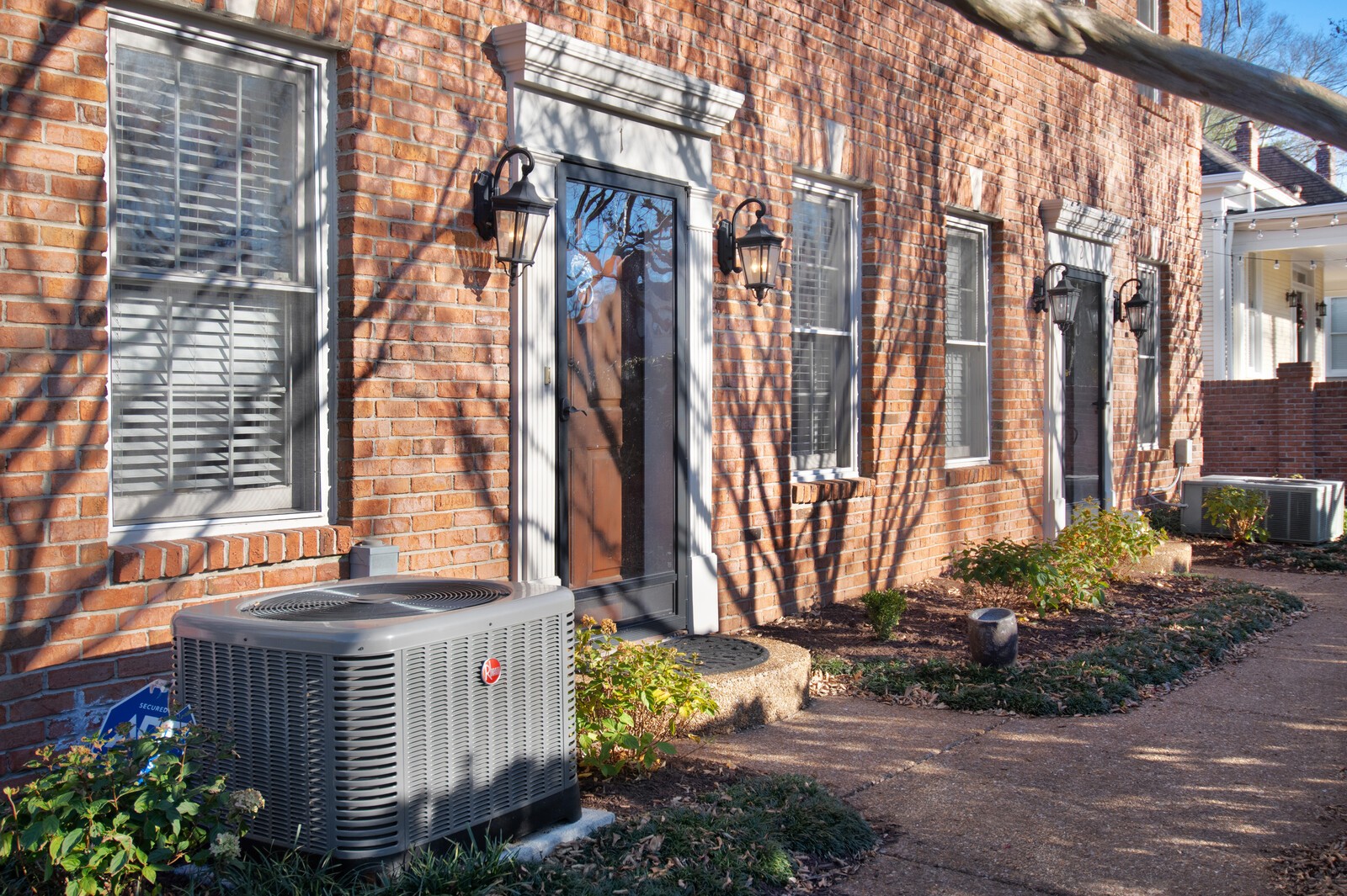 228 4th Ave, N Unit: 1