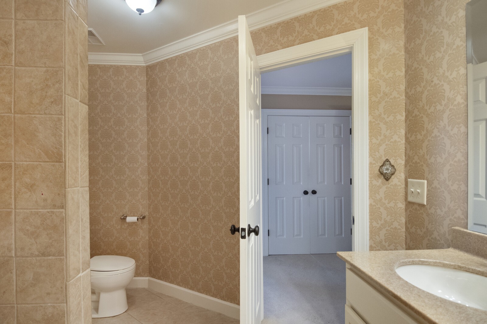 228 4th Ave, N Unit: 1