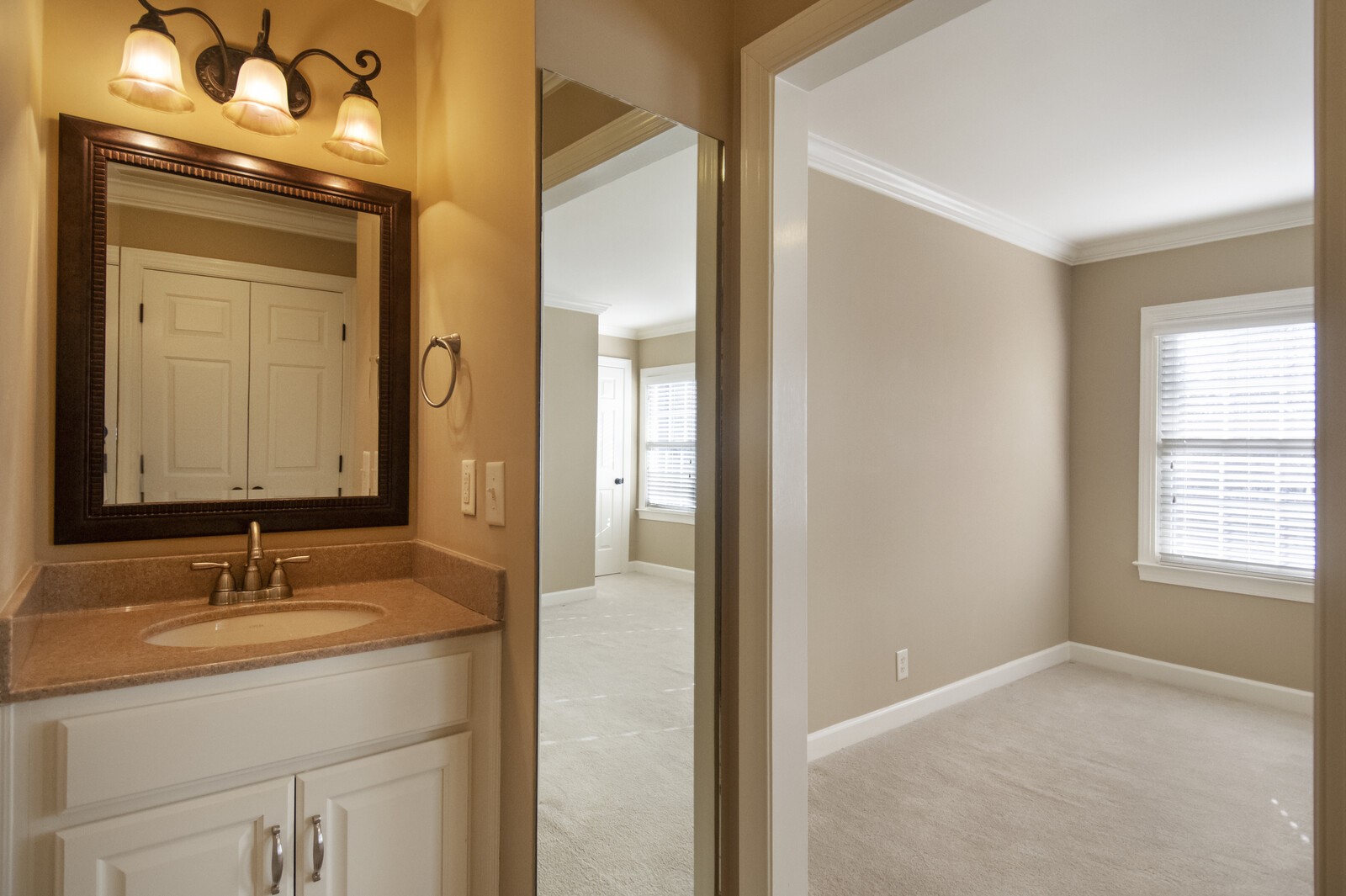 228 4th Ave, N Unit: 1