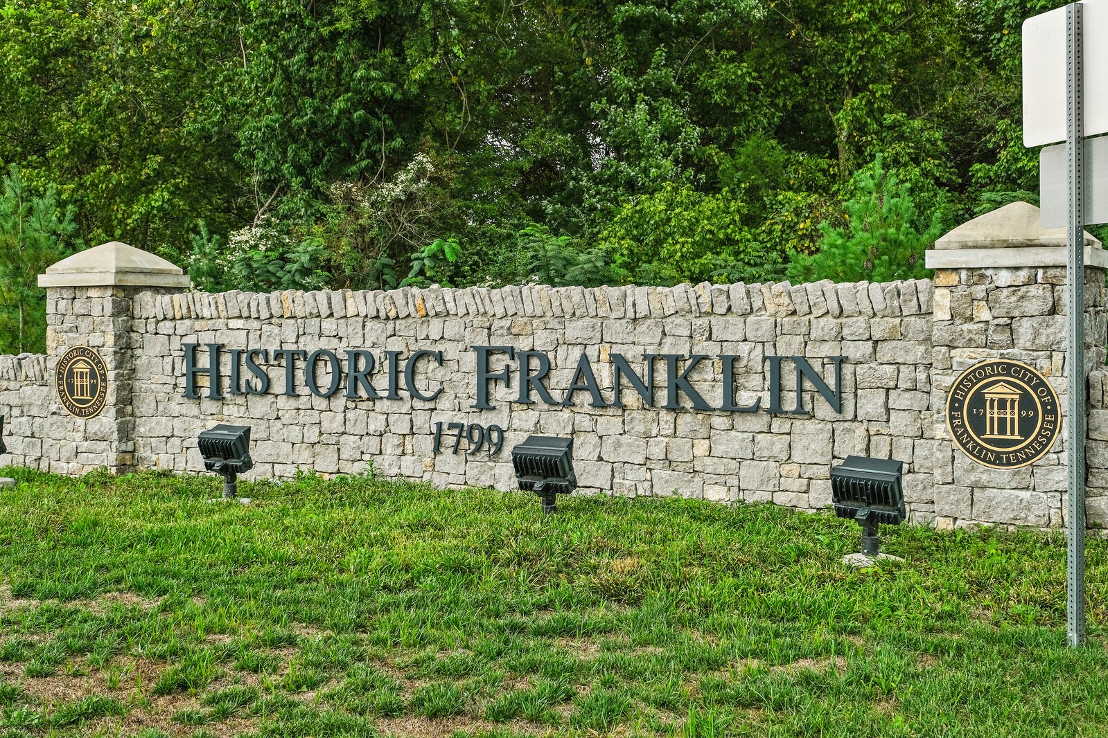 228 4th Ave, N Unit: 1