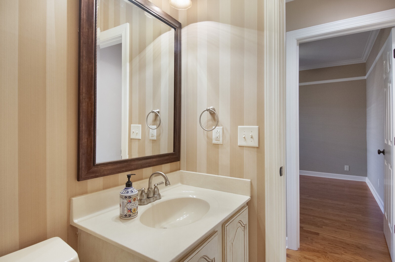 228 4th Ave, N Unit: 1