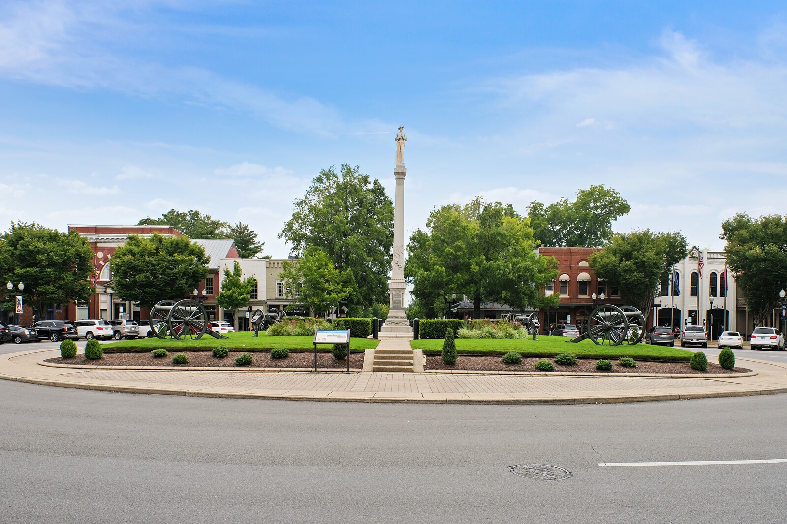 228 4th Ave, N Unit: 1