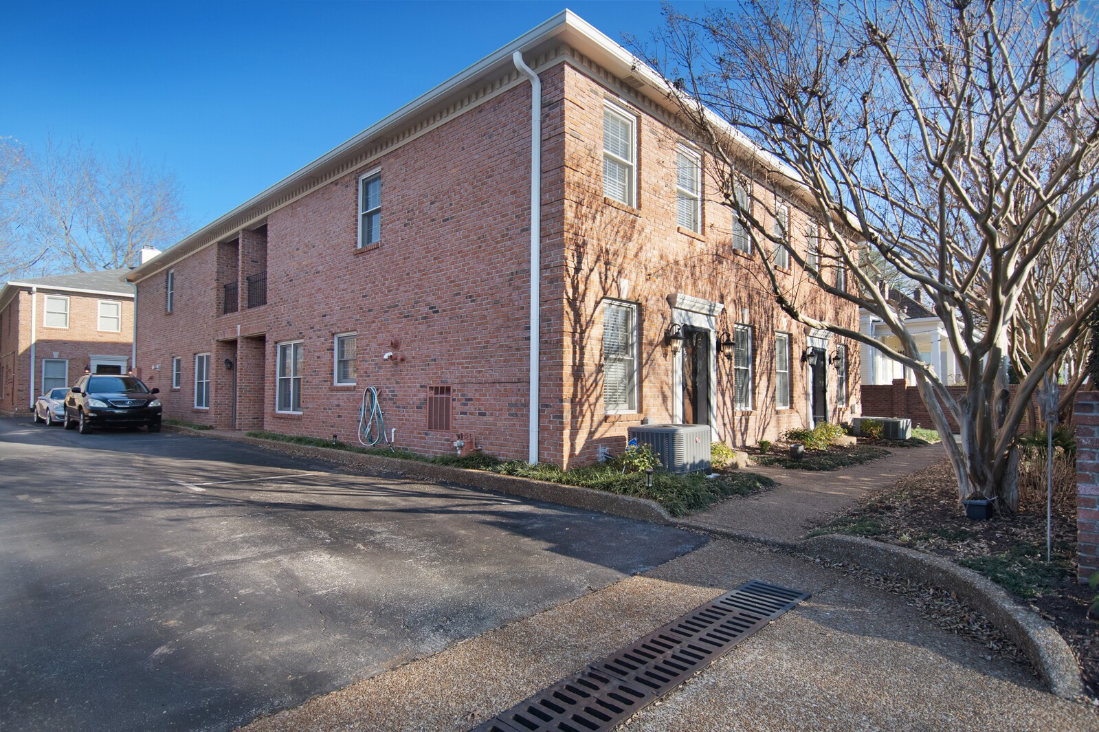 228 4th Ave, N Unit: 1