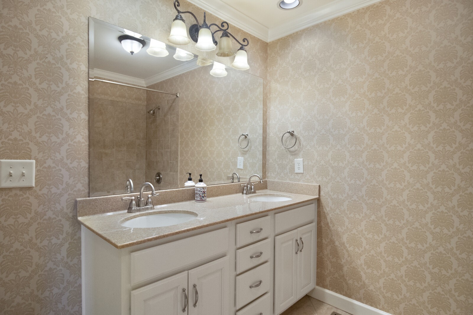 228 4th Ave, N Unit: 1