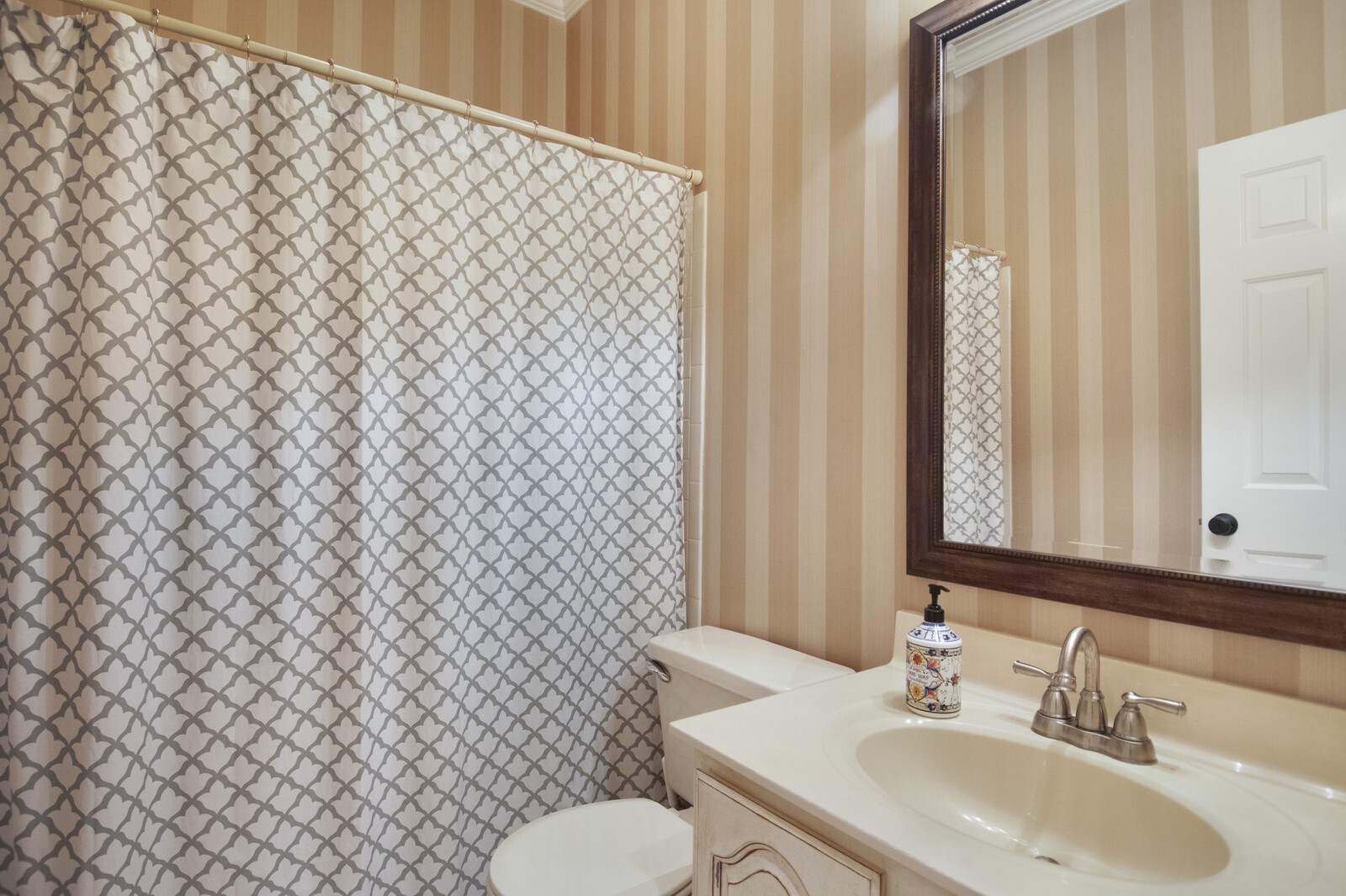 228 4th Ave, N Unit: 1