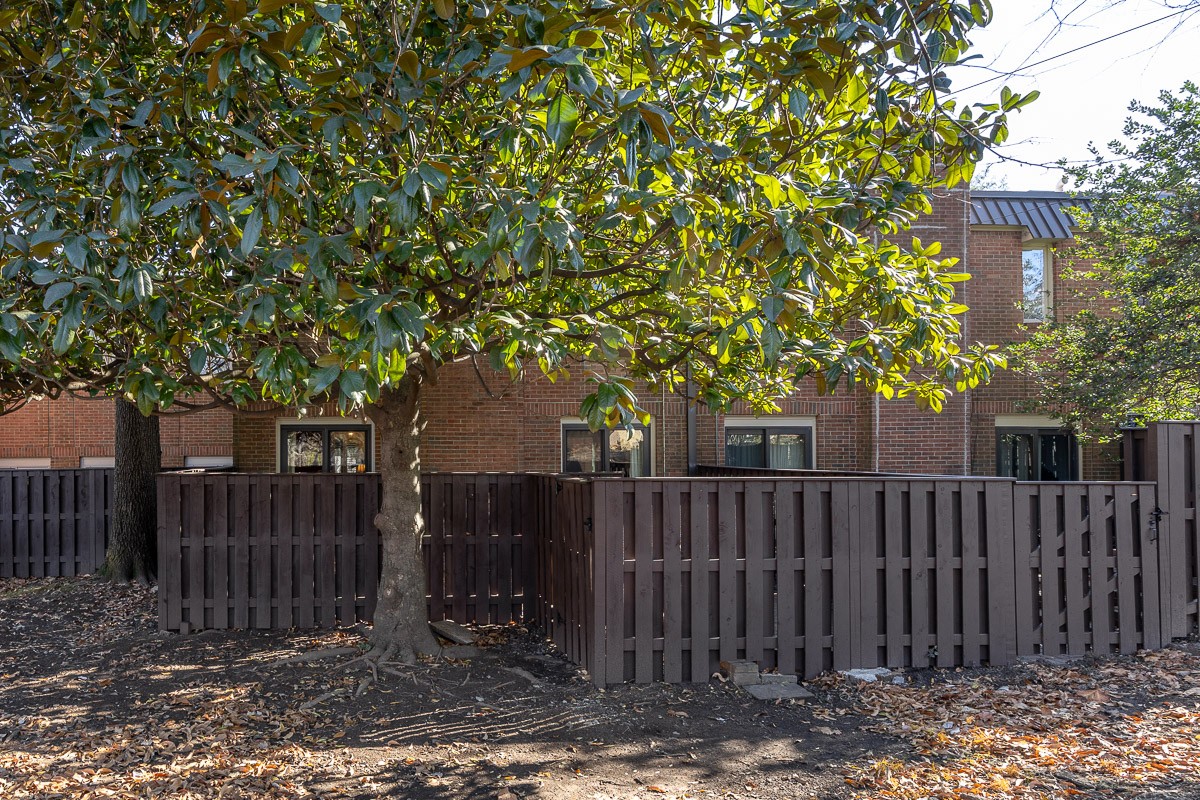 602 Timber Ln