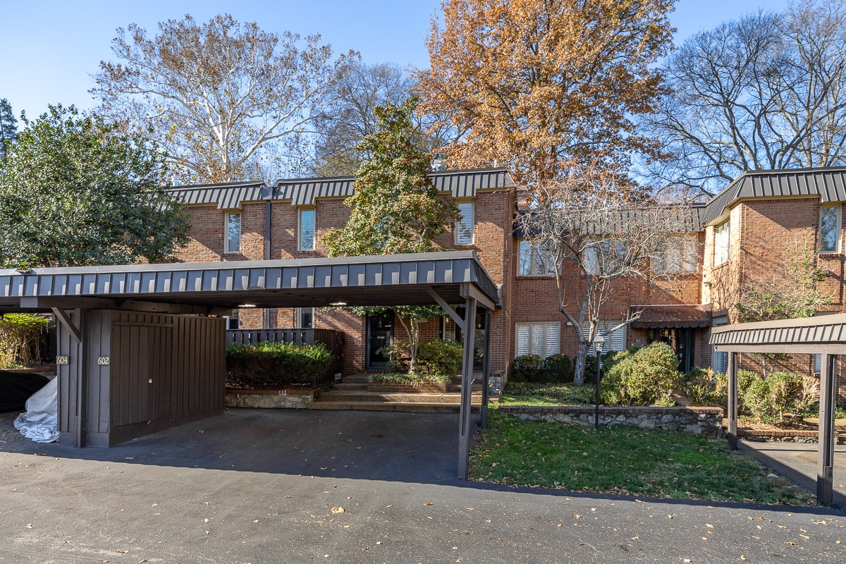 602 Timber Ln