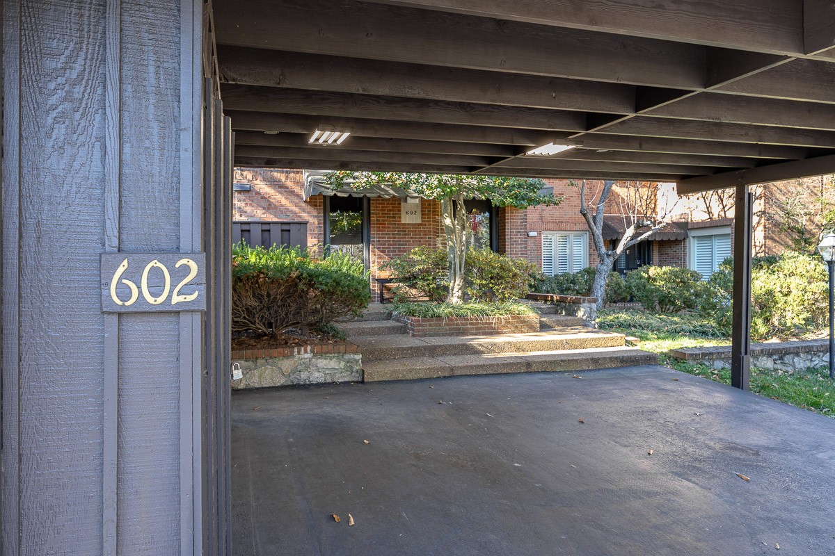 602 Timber Ln