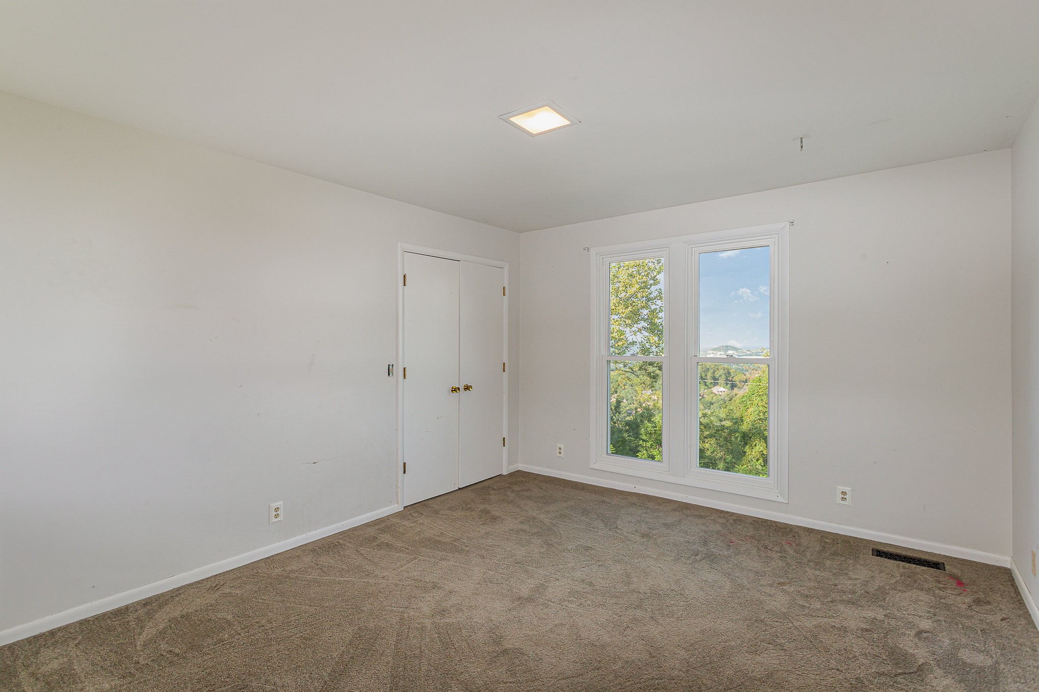 1201 Longstreet Cir