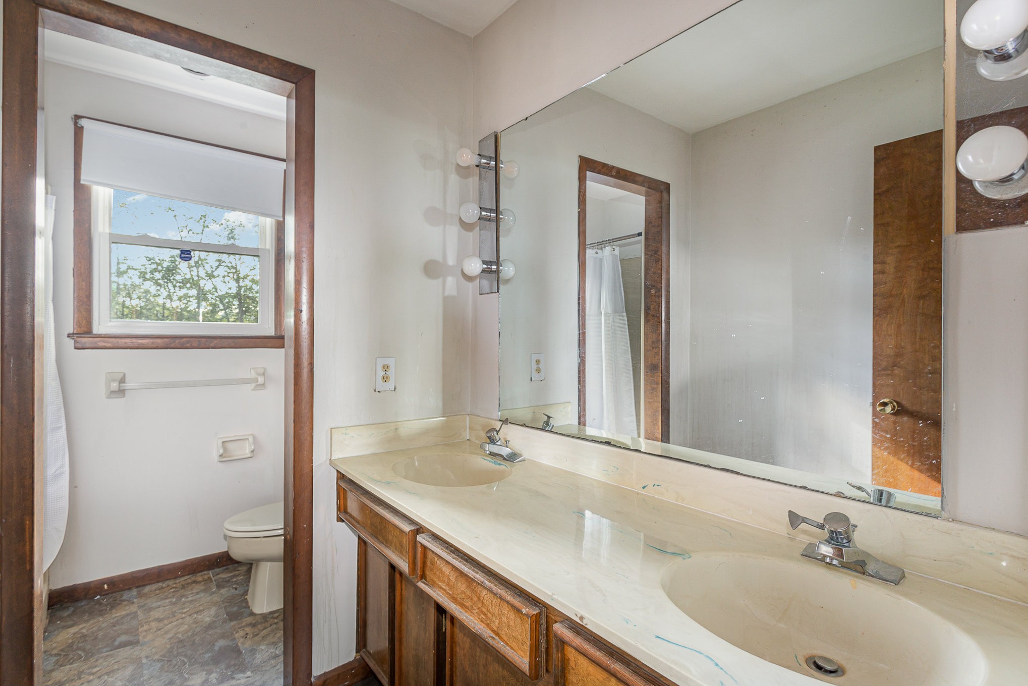 1201 Longstreet Cir