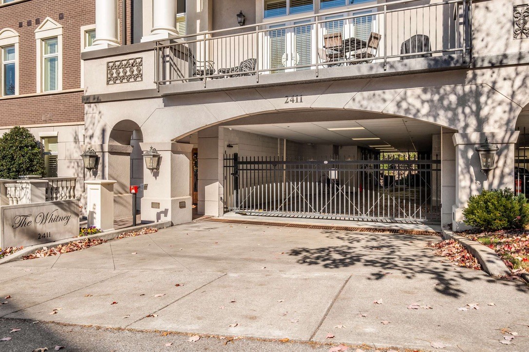 2411 Crestmoor Rd Unit: 101