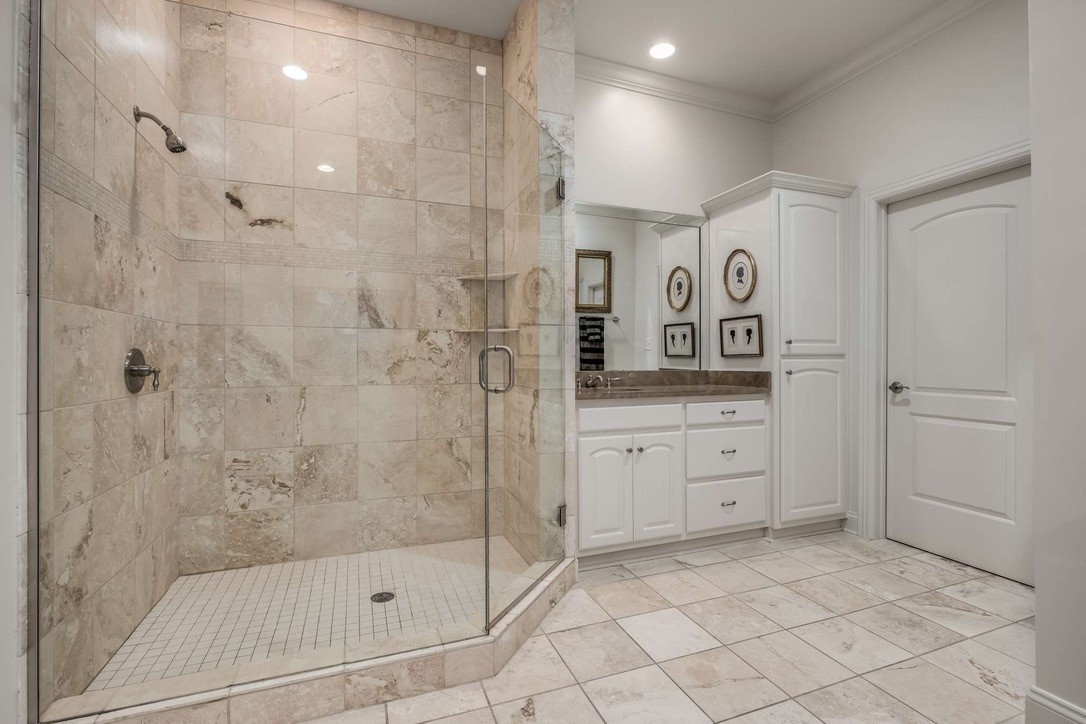 2411 Crestmoor Rd Unit: 101