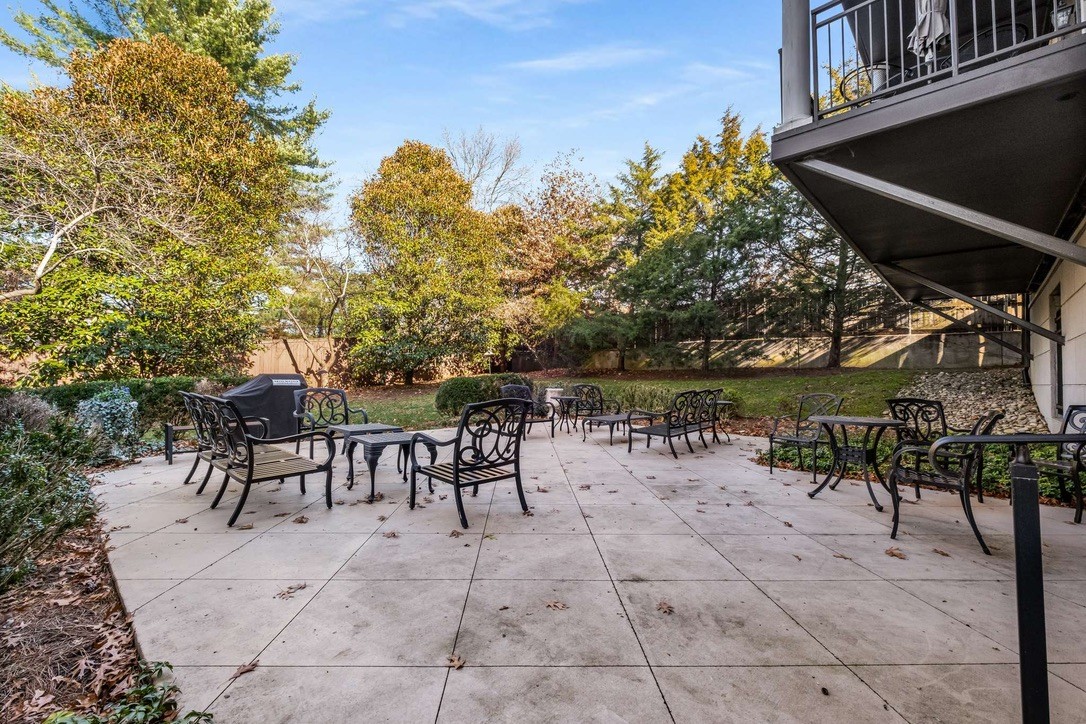 2411 Crestmoor Rd Unit: 101