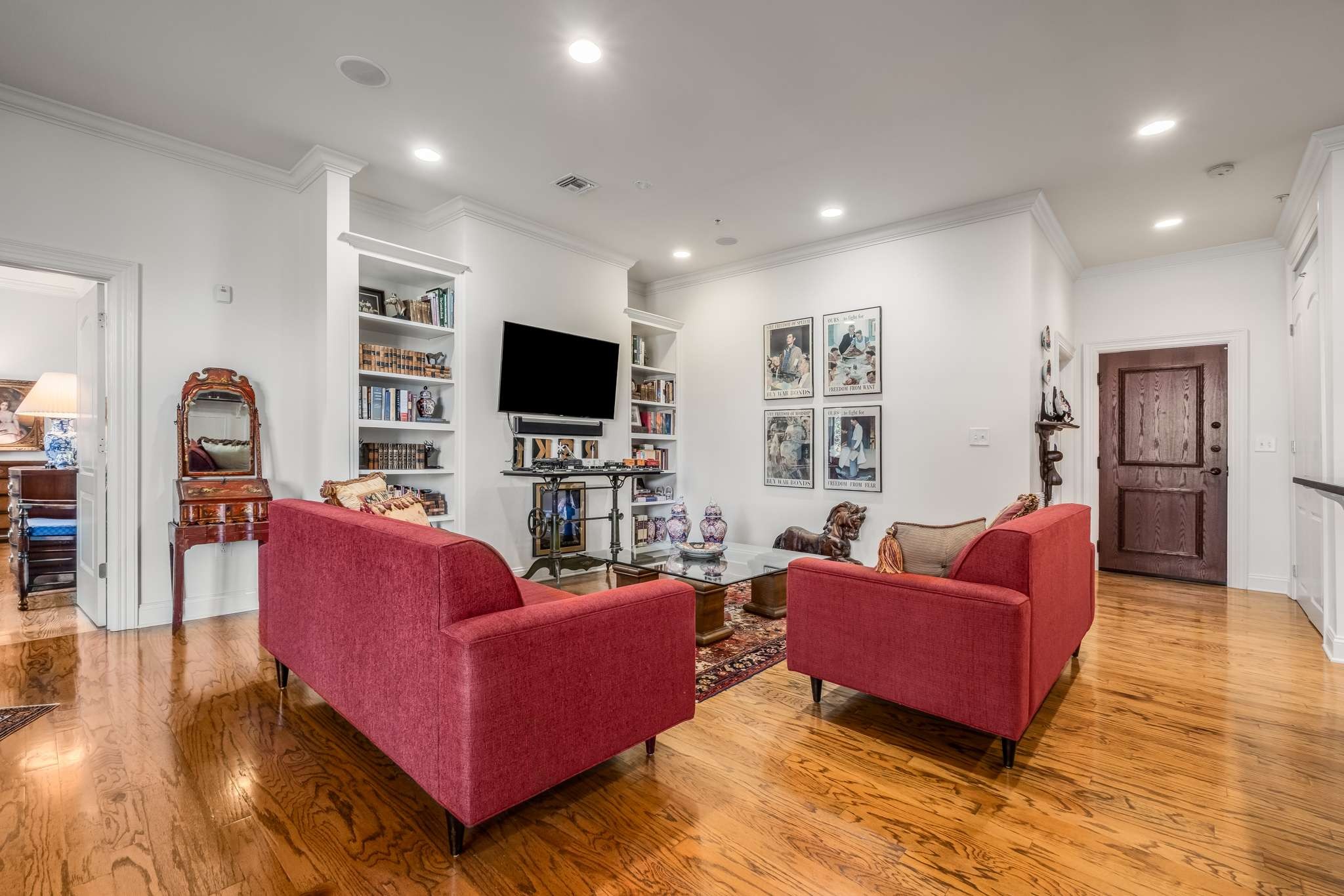2411 Crestmoor Rd Unit: 101