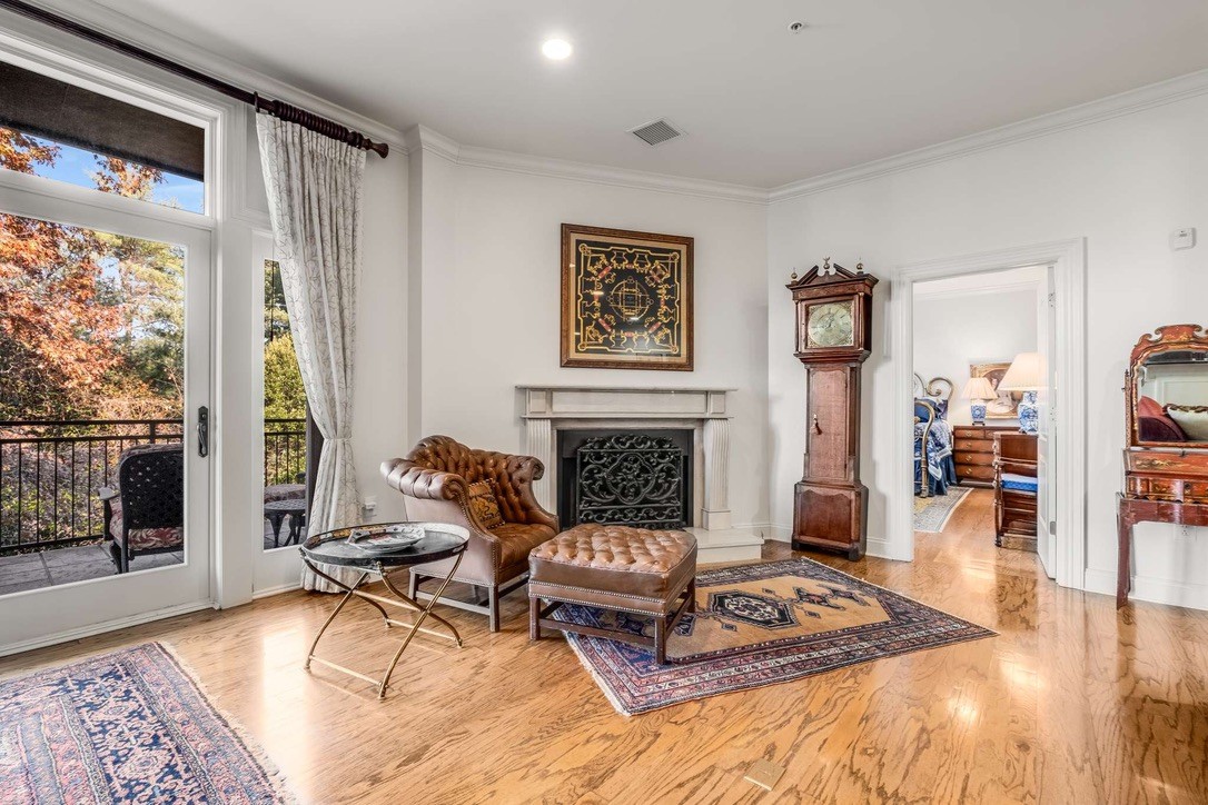 2411 Crestmoor Rd Unit: 101