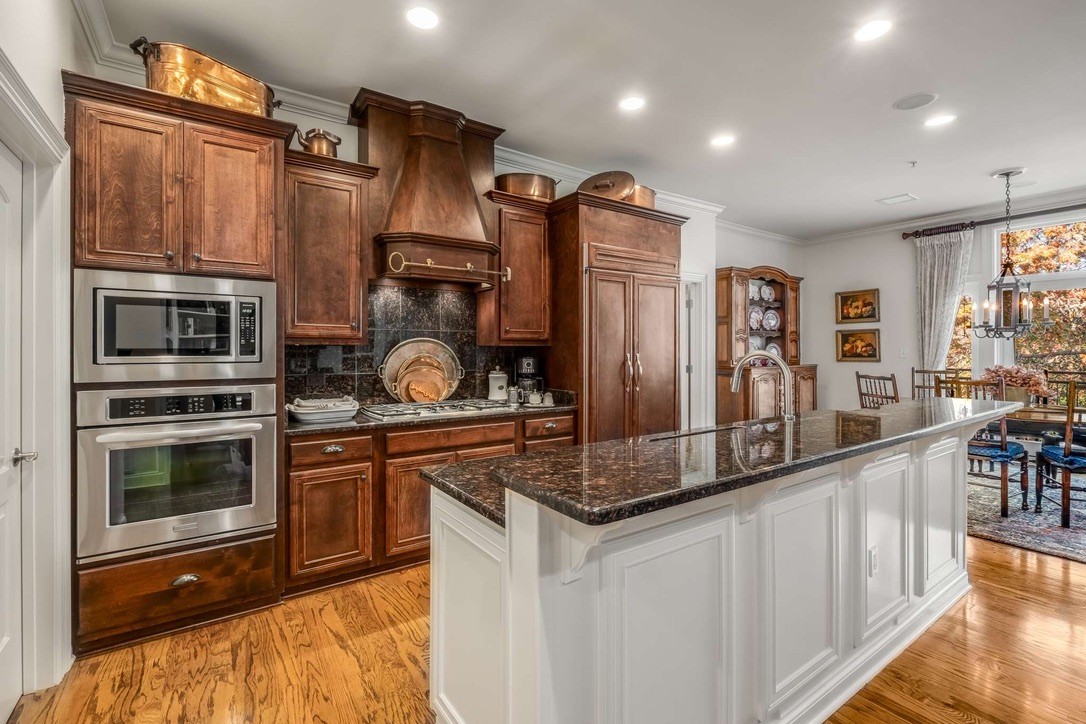 2411 Crestmoor Rd Unit: 101
