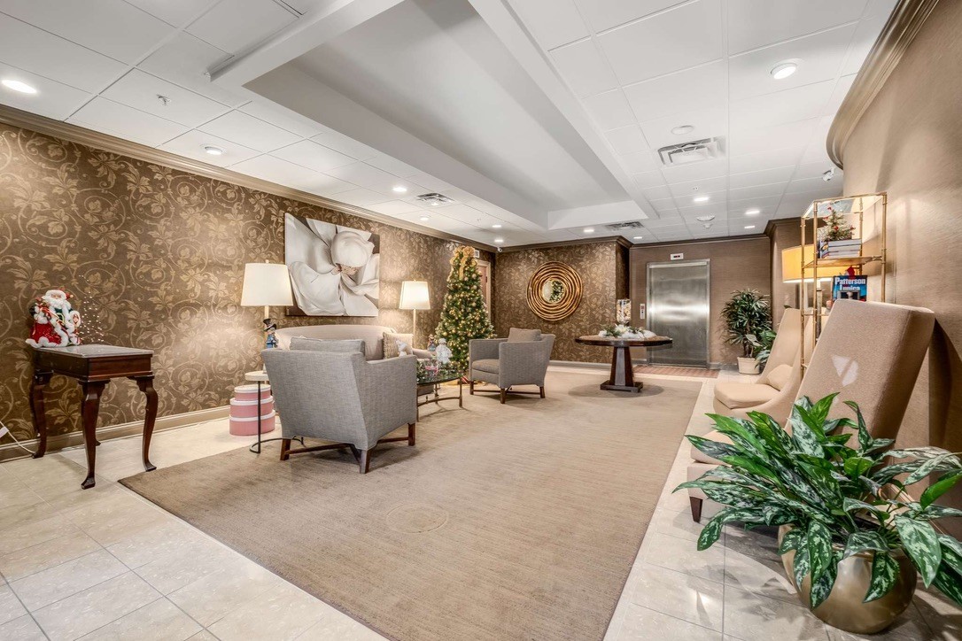 2411 Crestmoor Rd Unit: 101