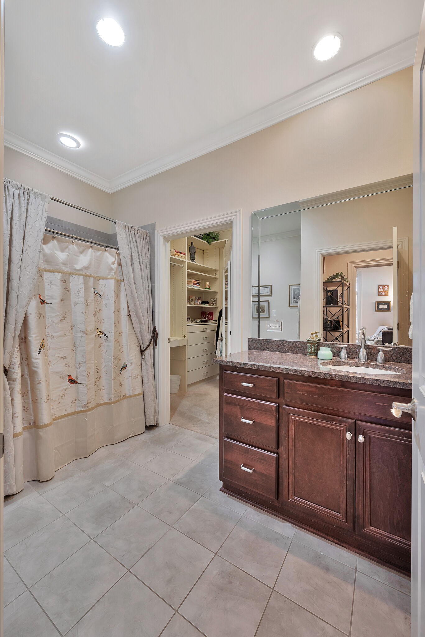 2411 Crestmoor Rd Unit: 2
