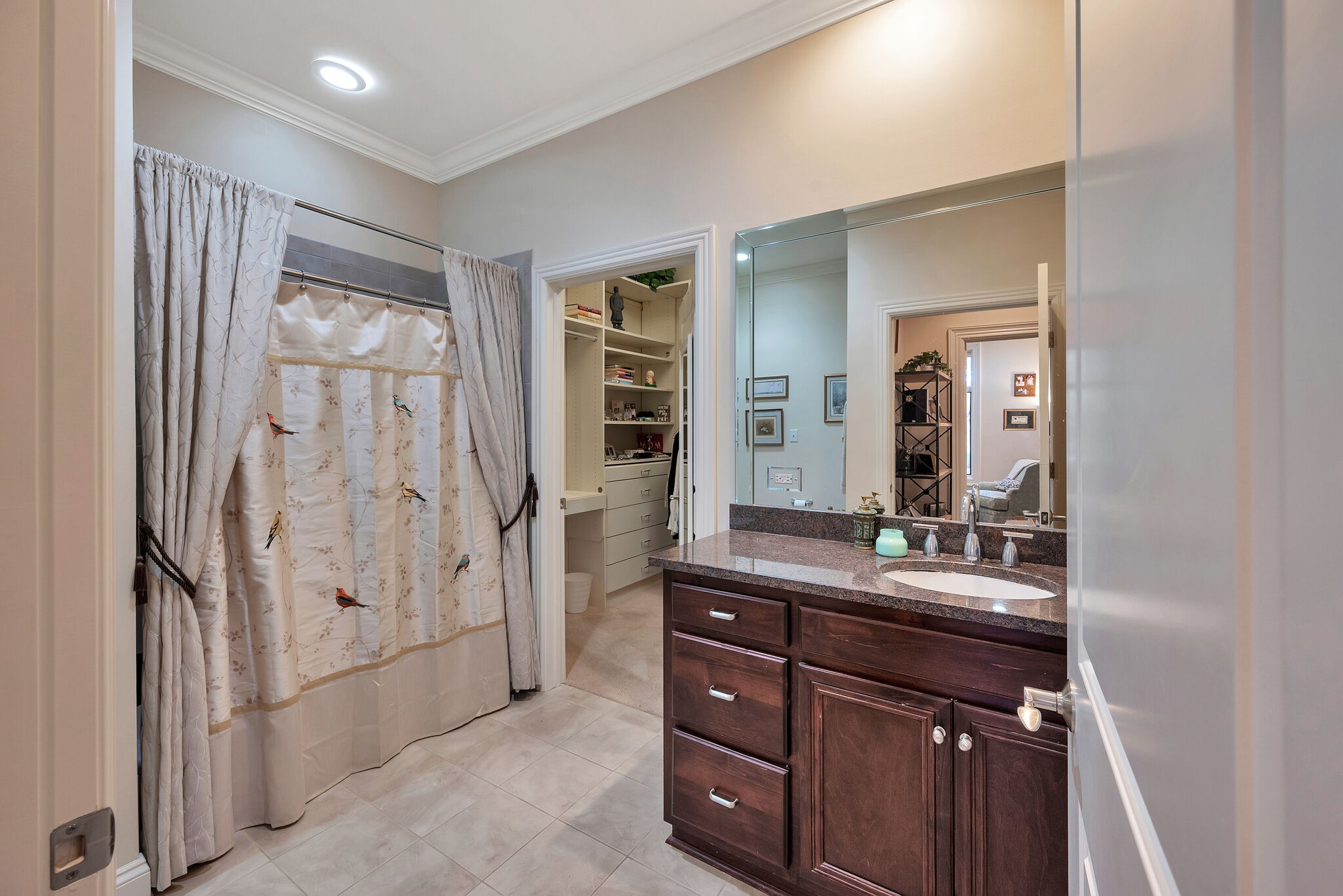 2411 Crestmoor Rd Unit: 2