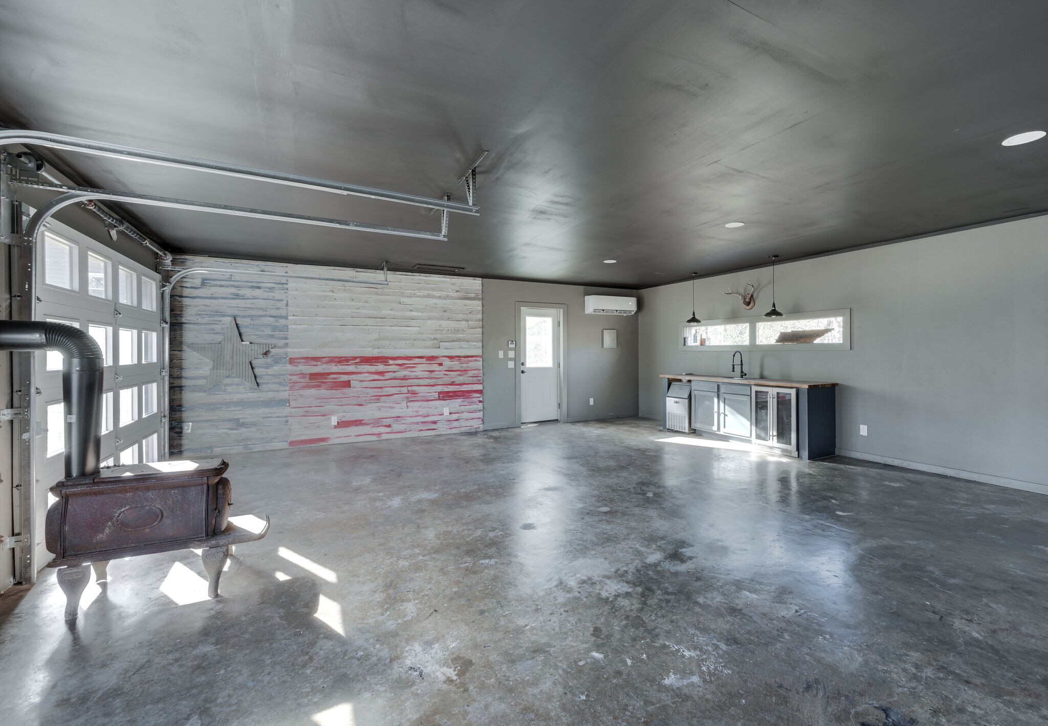2060 Ridge Cir
