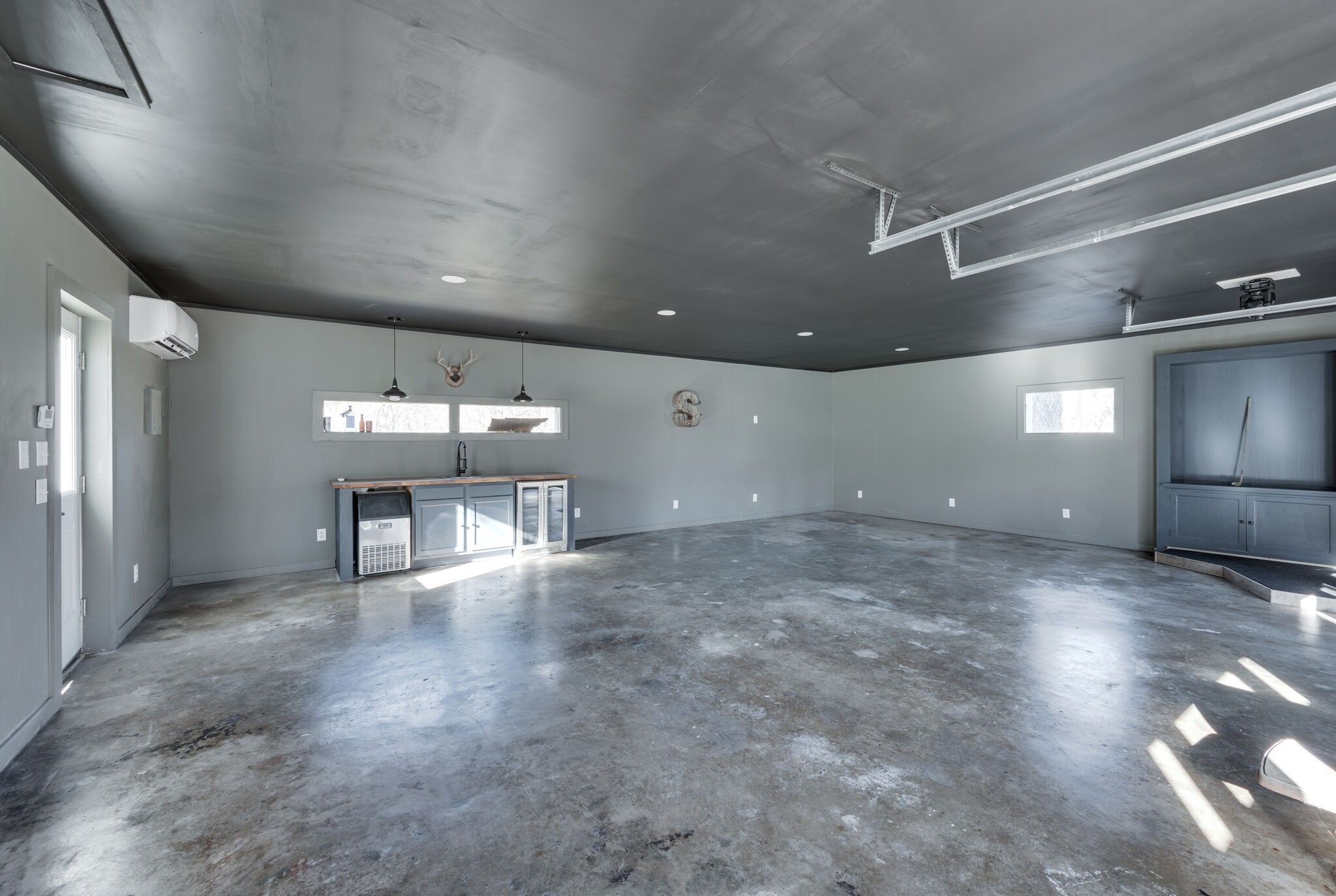 2060 Ridge Cir