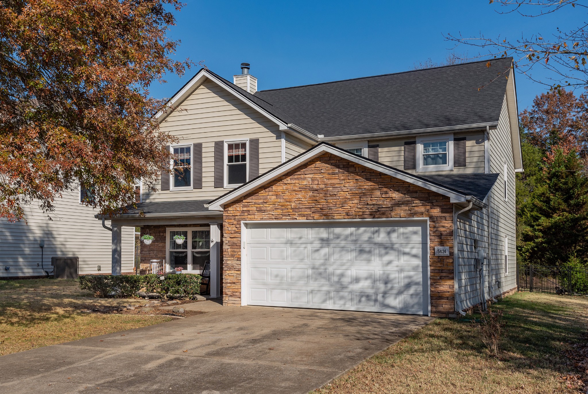 5424 Middlebury Dr