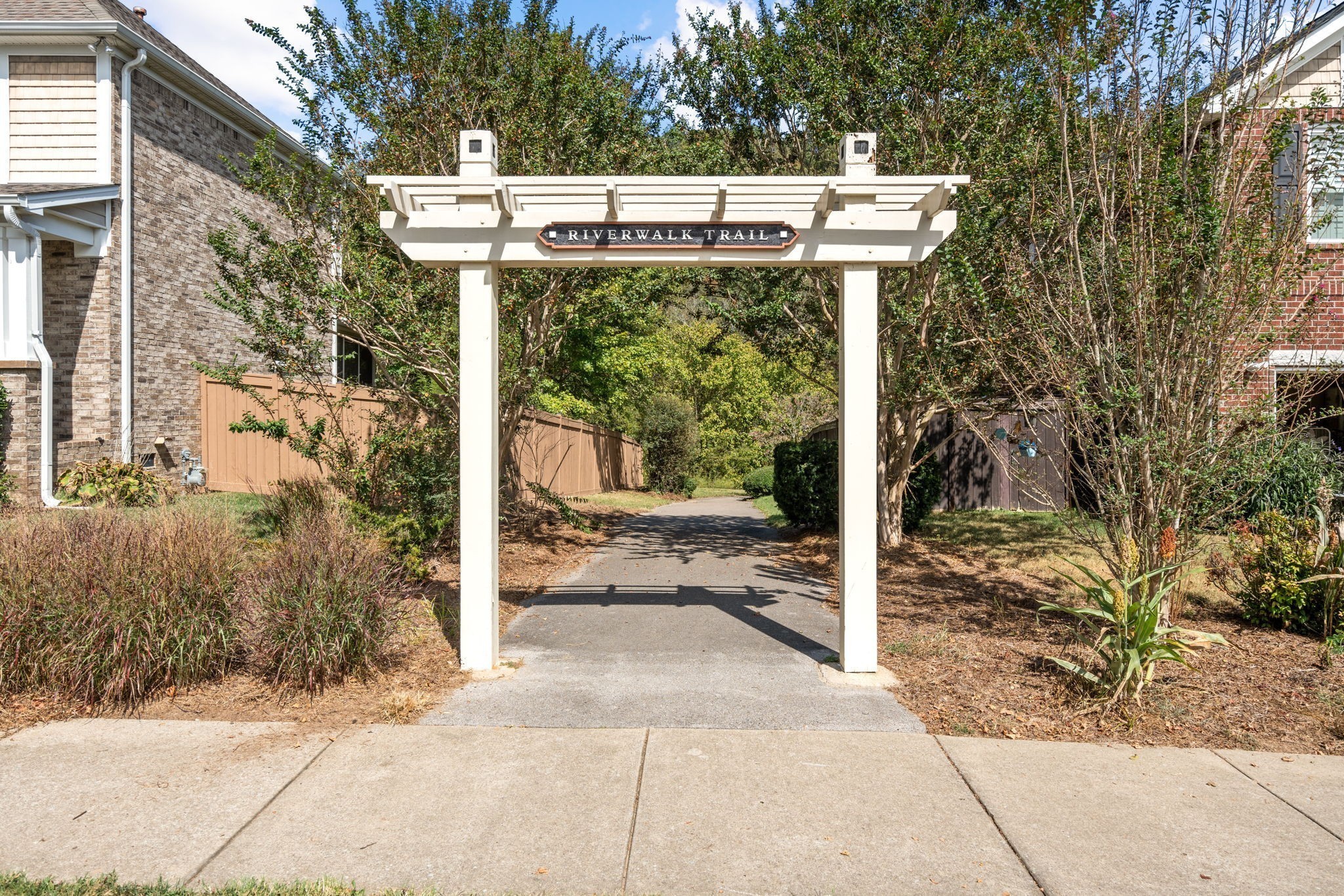 6006 Mill Tree Ct Unit: 33