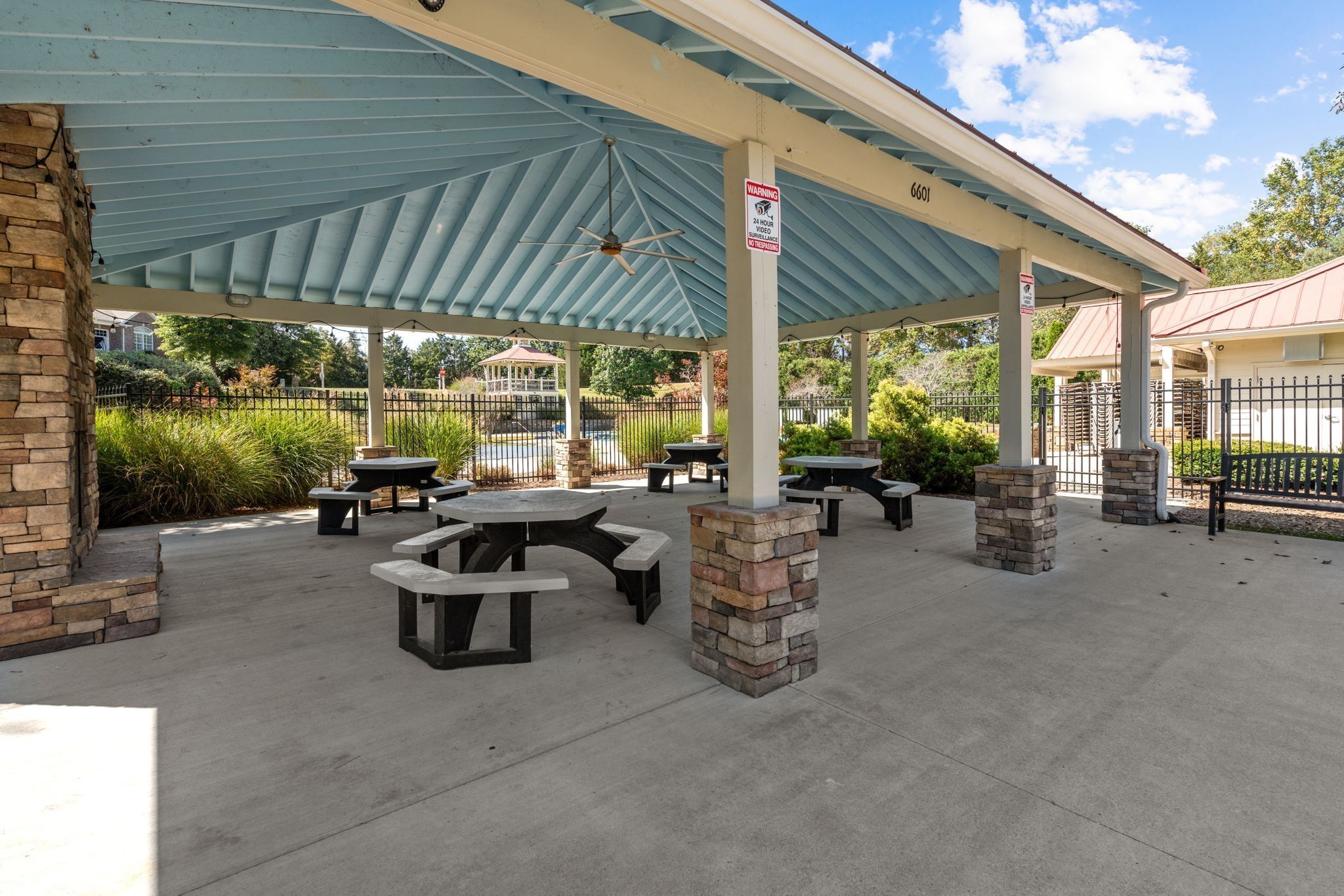 6006 Mill Tree Ct Unit: 33
