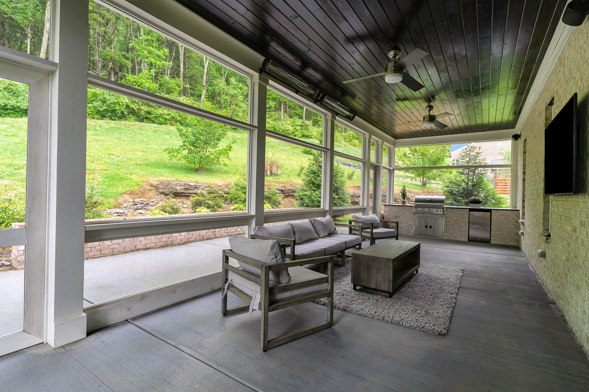 6343 Wildwood Dr
