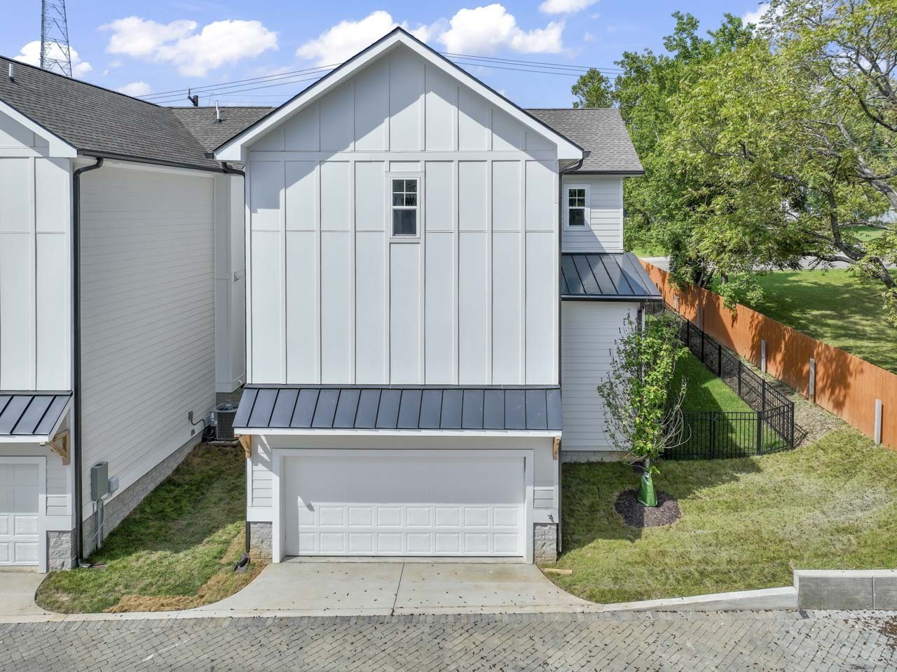 2003 Maple View Ln