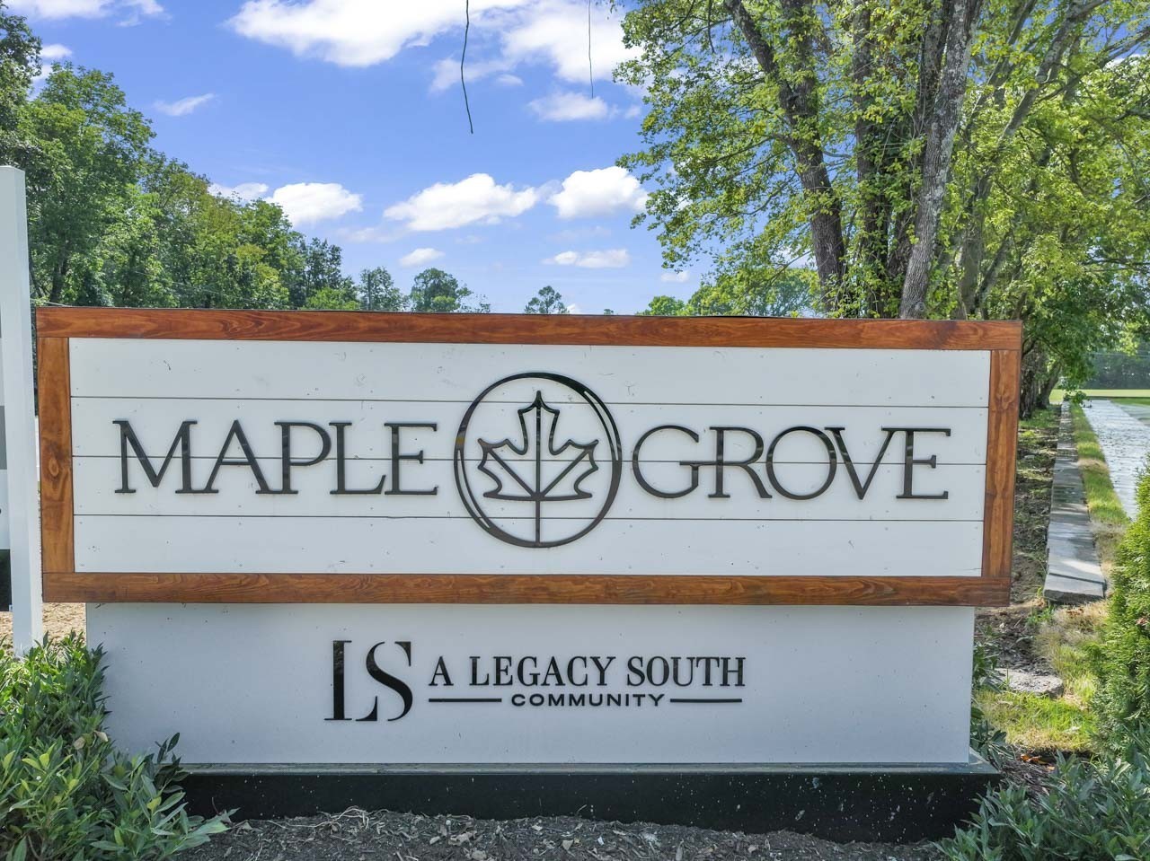 2003 Maple View Ln