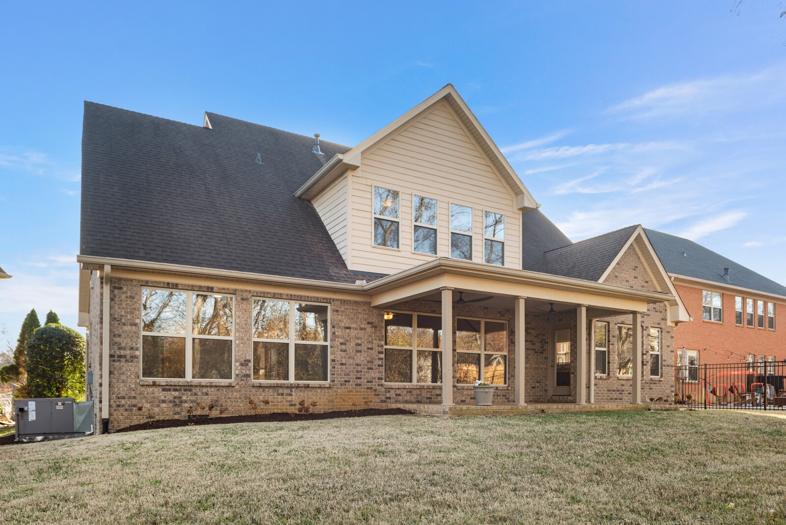612 Collinscrest Ct