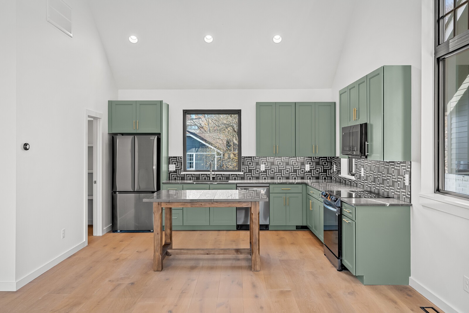 1501 16th Ave, S Unit: 4